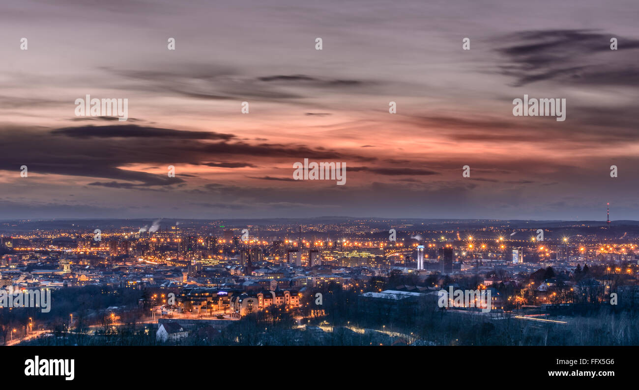 Città ceca Ostrava fotografia notturna al tramonto Foto Stock