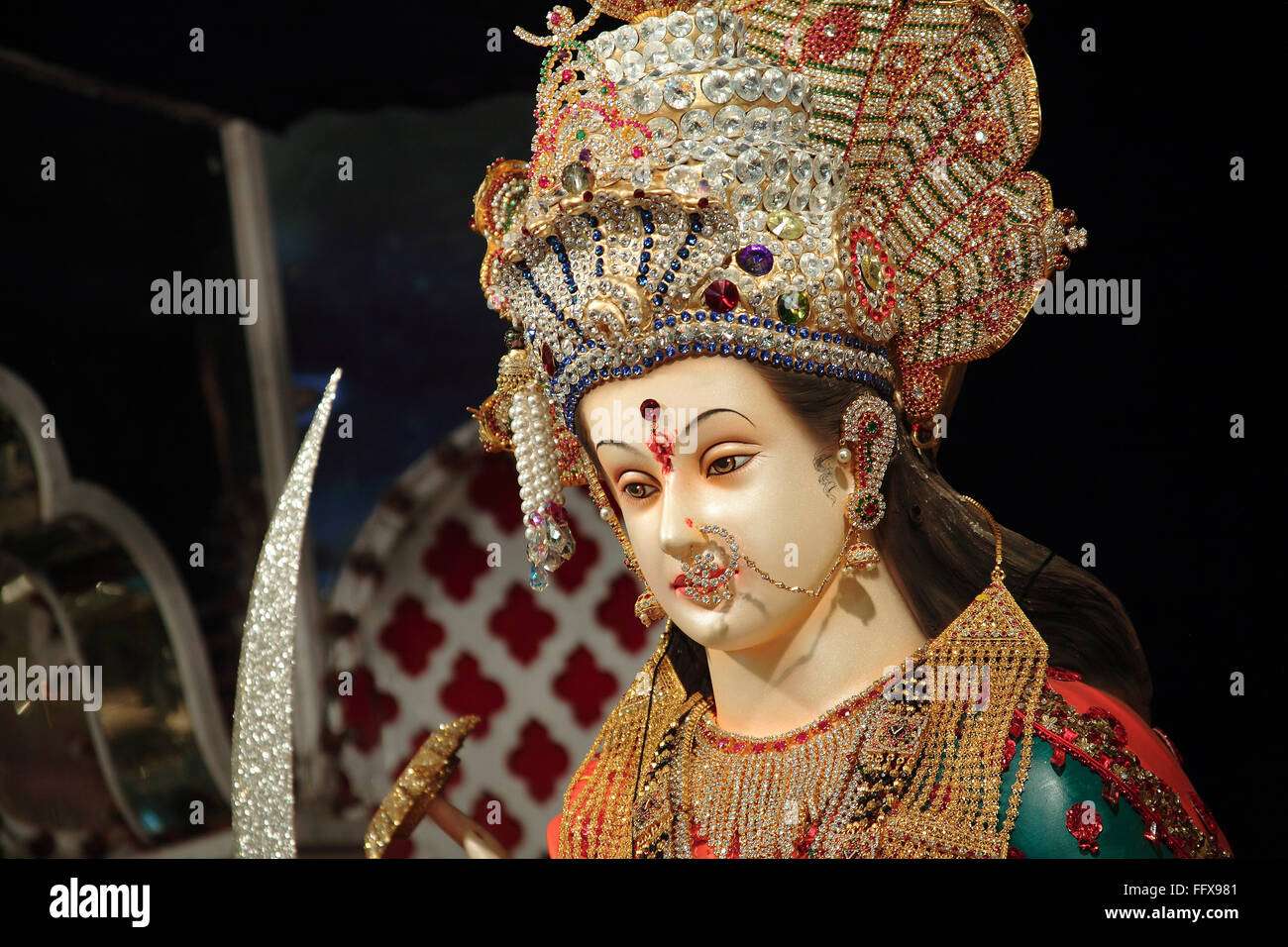 Navaratri dandiya garba Festival , Processione di Ma Ambadevi , Bhavani Devi da Kalwa a Tembhi Naka Thane Maharashtra Foto Stock