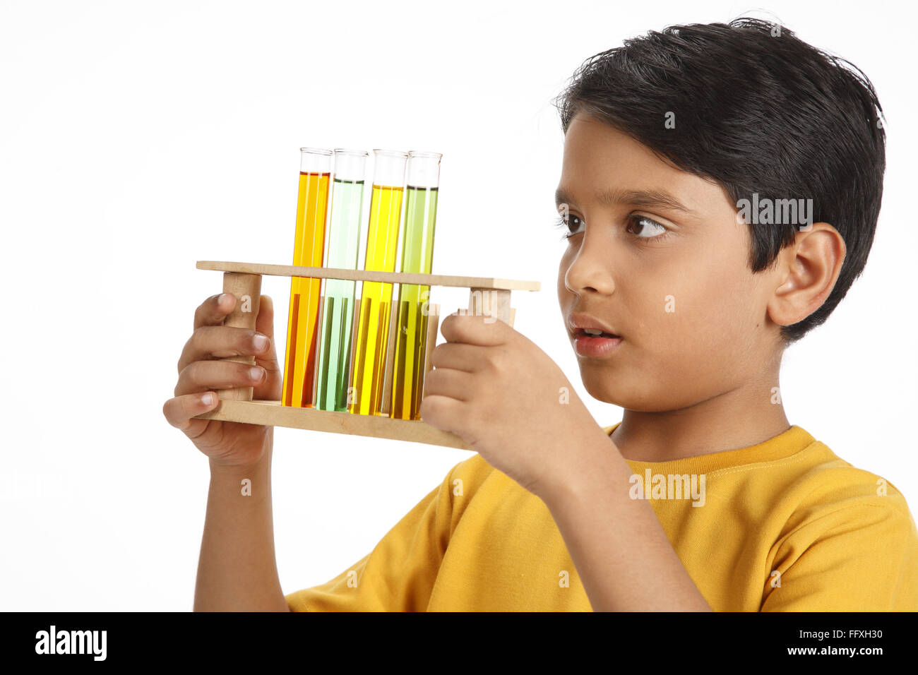 Dieci anni di old boy prova di tenuta tubi riempiti con acqua di colore signor#703V Foto Stock