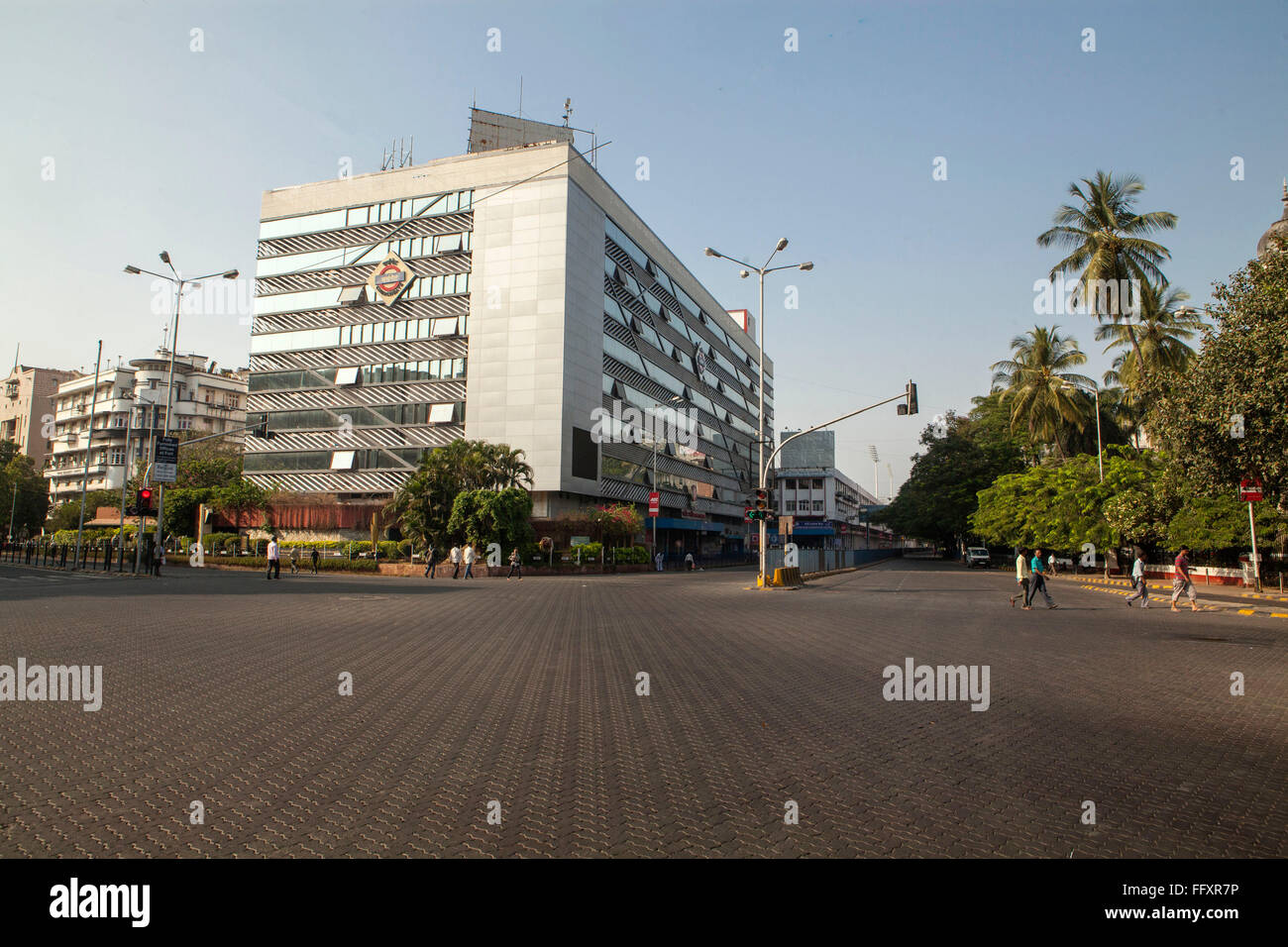 Lockdown strada vuota della stazione Churchgate ; mumbai ; Maharashtra ; India ; asia Foto Stock