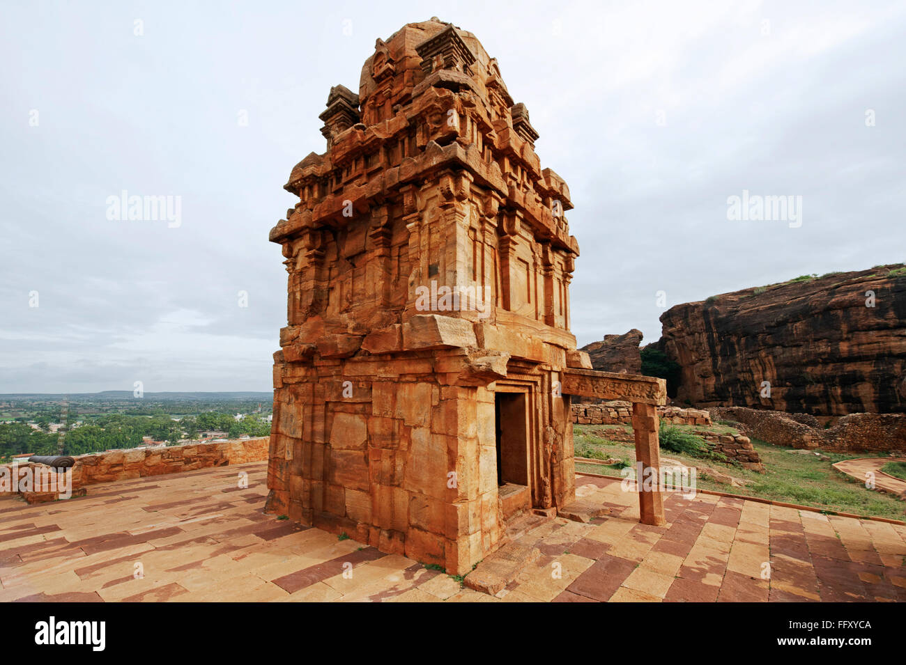 Abbassare Shivalaya , Torre dravidico , Badami fort , Badami , Karnataka , India Heritage Foto Stock