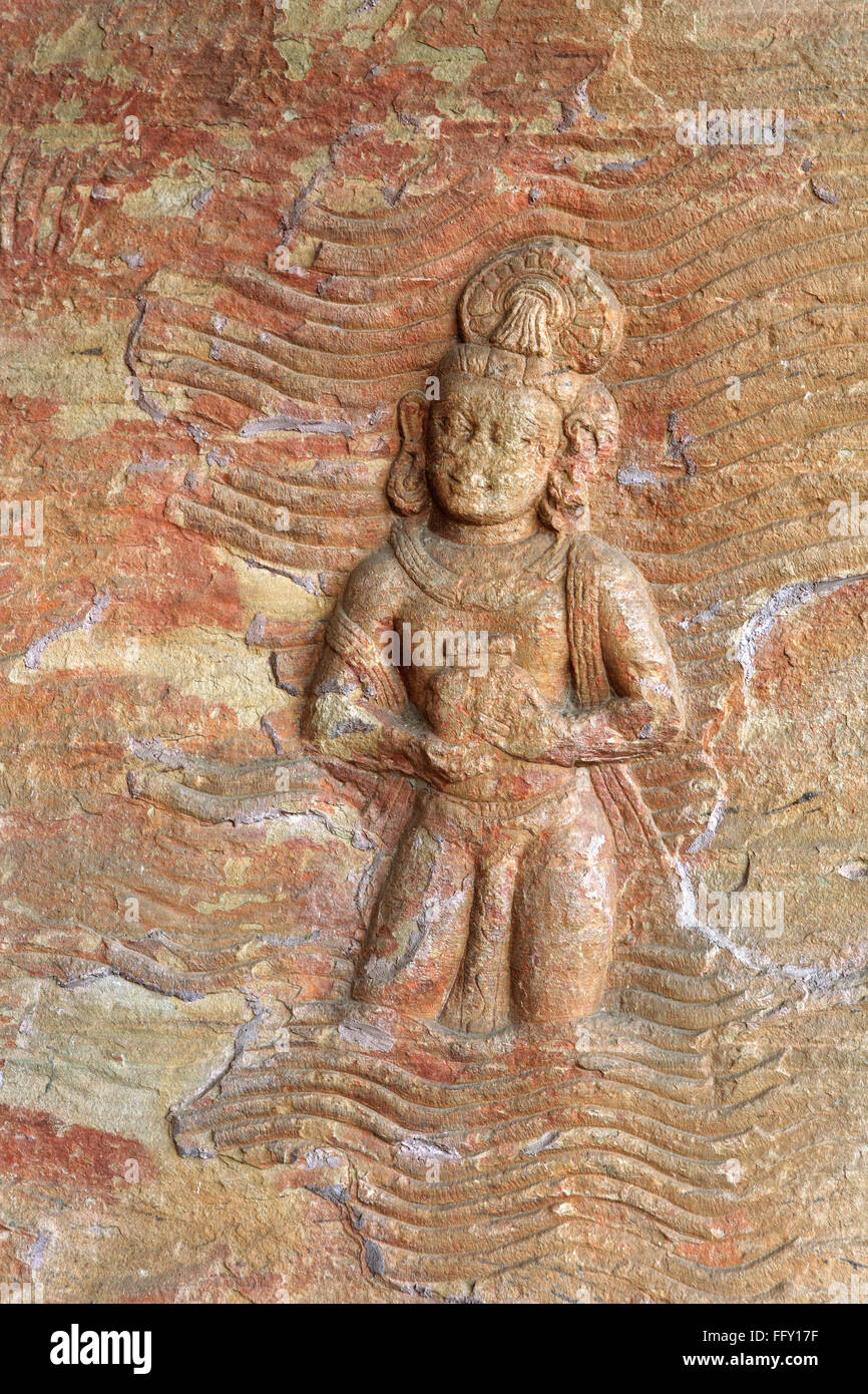 Grotta tagliato in arenaria vidish gupta santuari Vishnu cinghiale incarnazione e rabboccato fregio dèi Udaygiri Bhopal Madhya Pradesh Foto Stock