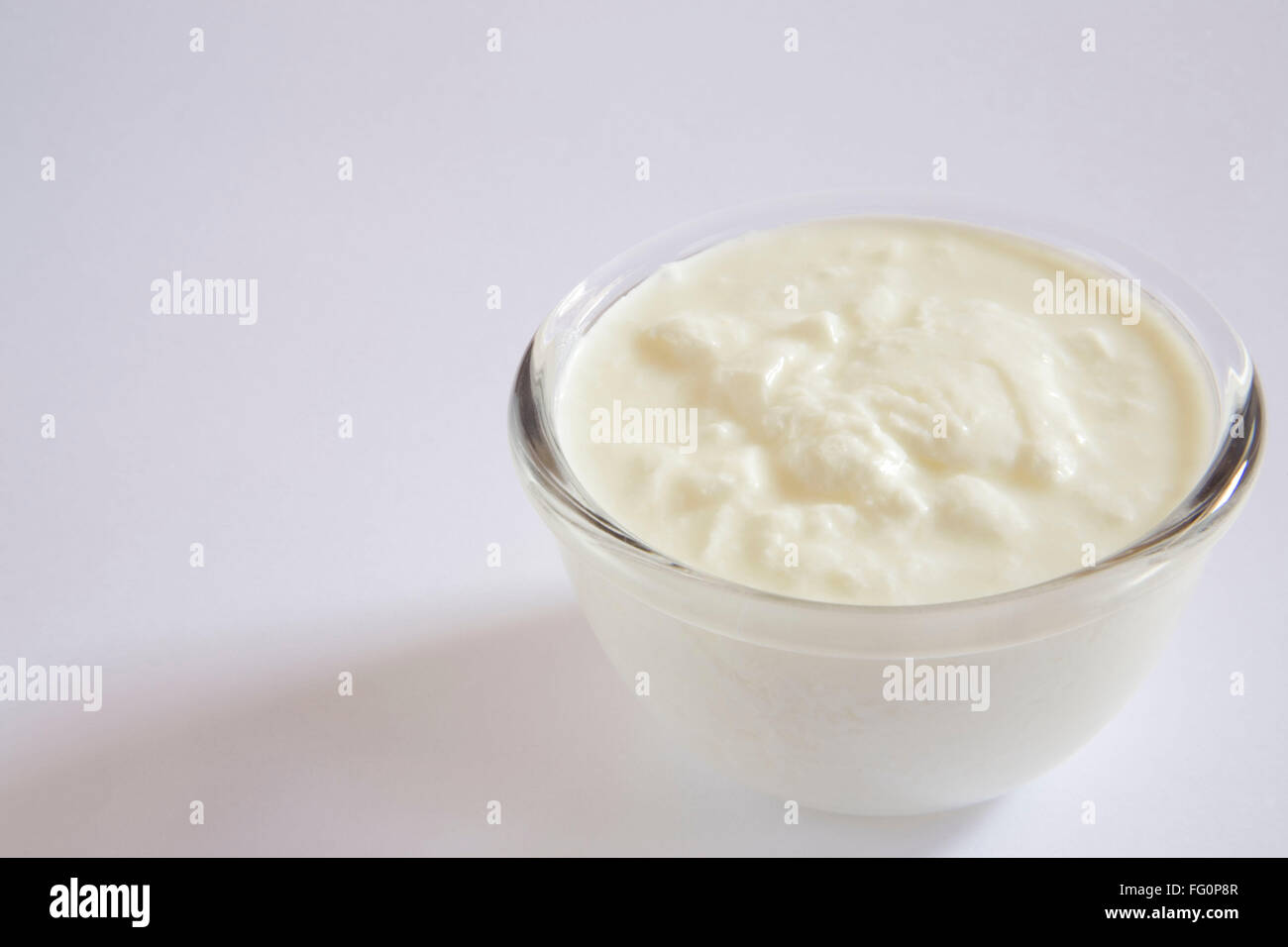 Cagliata dahi yogurt fatto da parte coagulata di latte inacidito home o prodotti lattiero-caseari Foto Stock