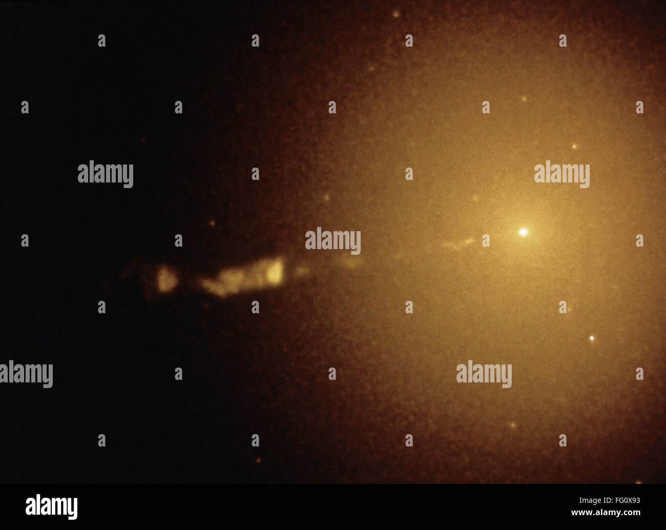 Spazio: galassia M87. /NA vista del nucleo della galassia M87. Fotografato dal Telescopio Spaziale Hubble wide field/planetario fotocamera, c1992. Foto Stock