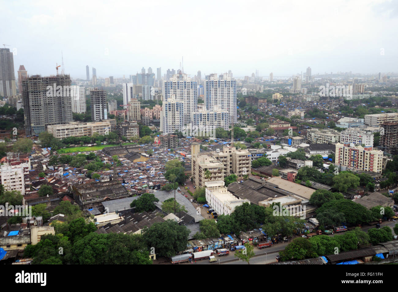 Vista aerea della zona di Sewri con Dosti Flamingo Bombay Mumbai Maharashtra India Asia Foto Stock