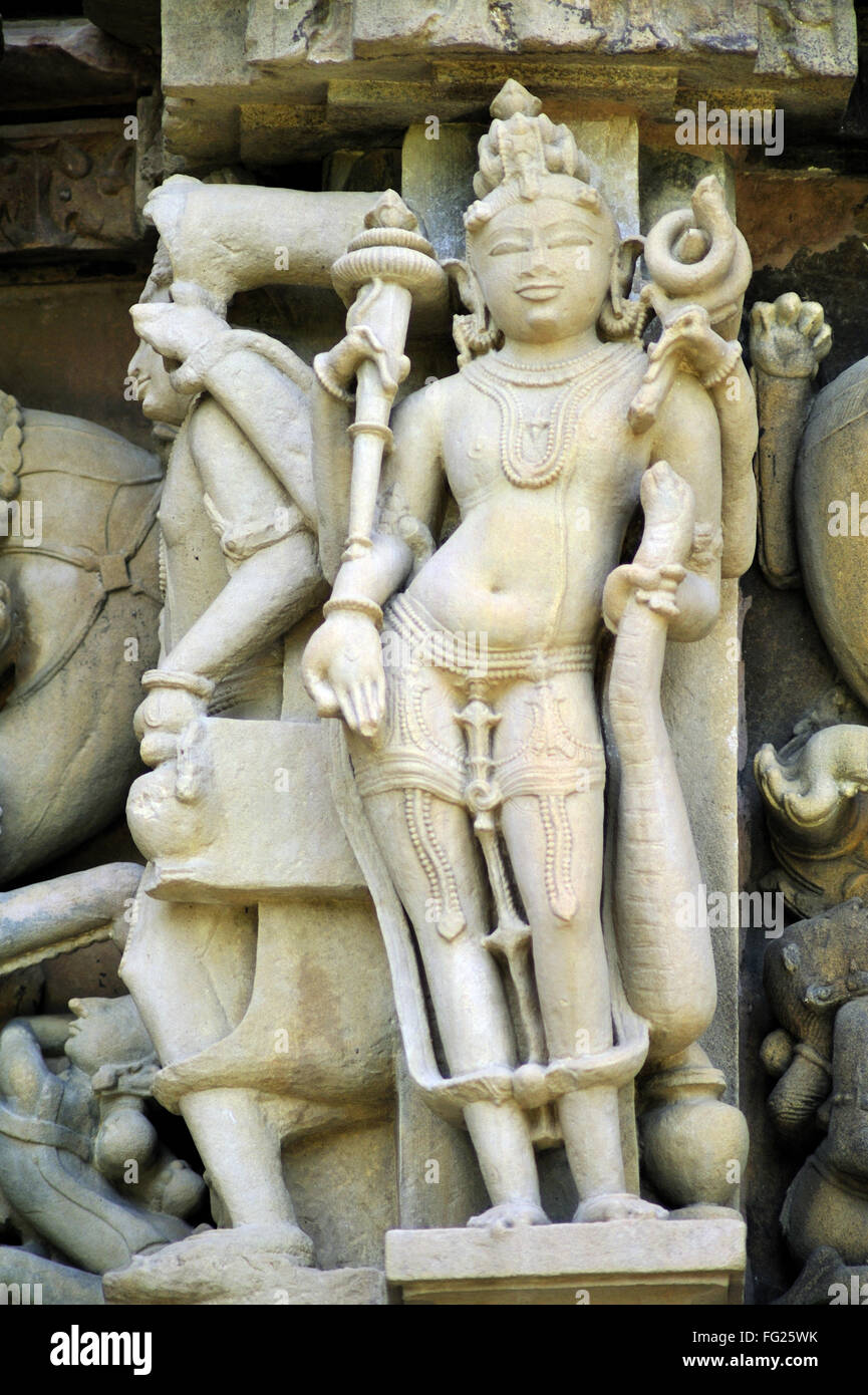 Kubera sulla parete del tempio jagadambi Khajuraho Madhya Pradesh india Foto Stock