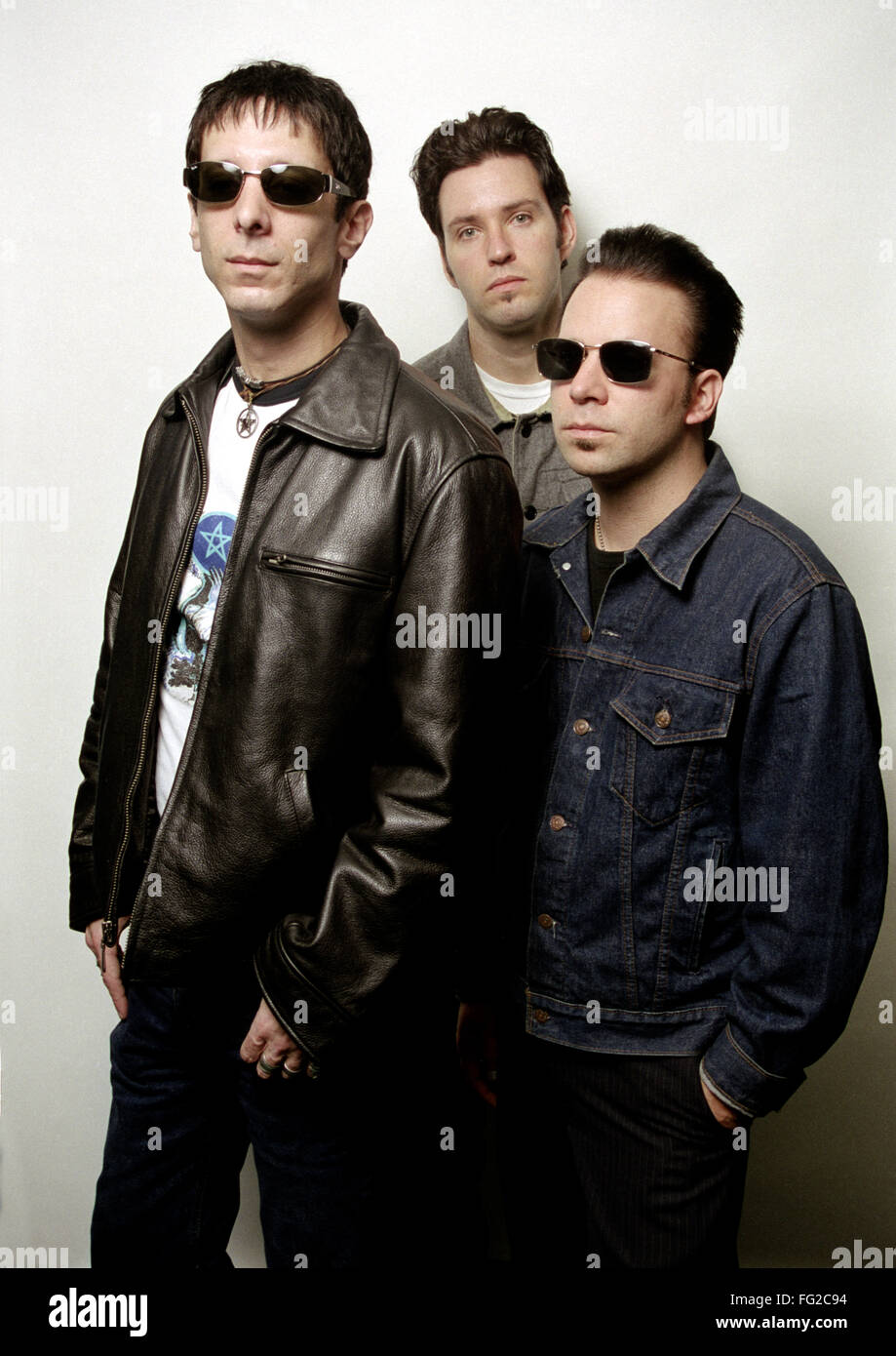 Band alternative rock Mercury Rev, fotografato backstage presso l'Università di Newcastle il 7 ottobre 2001, Inghilterra, Regno Unito. Foto Stock