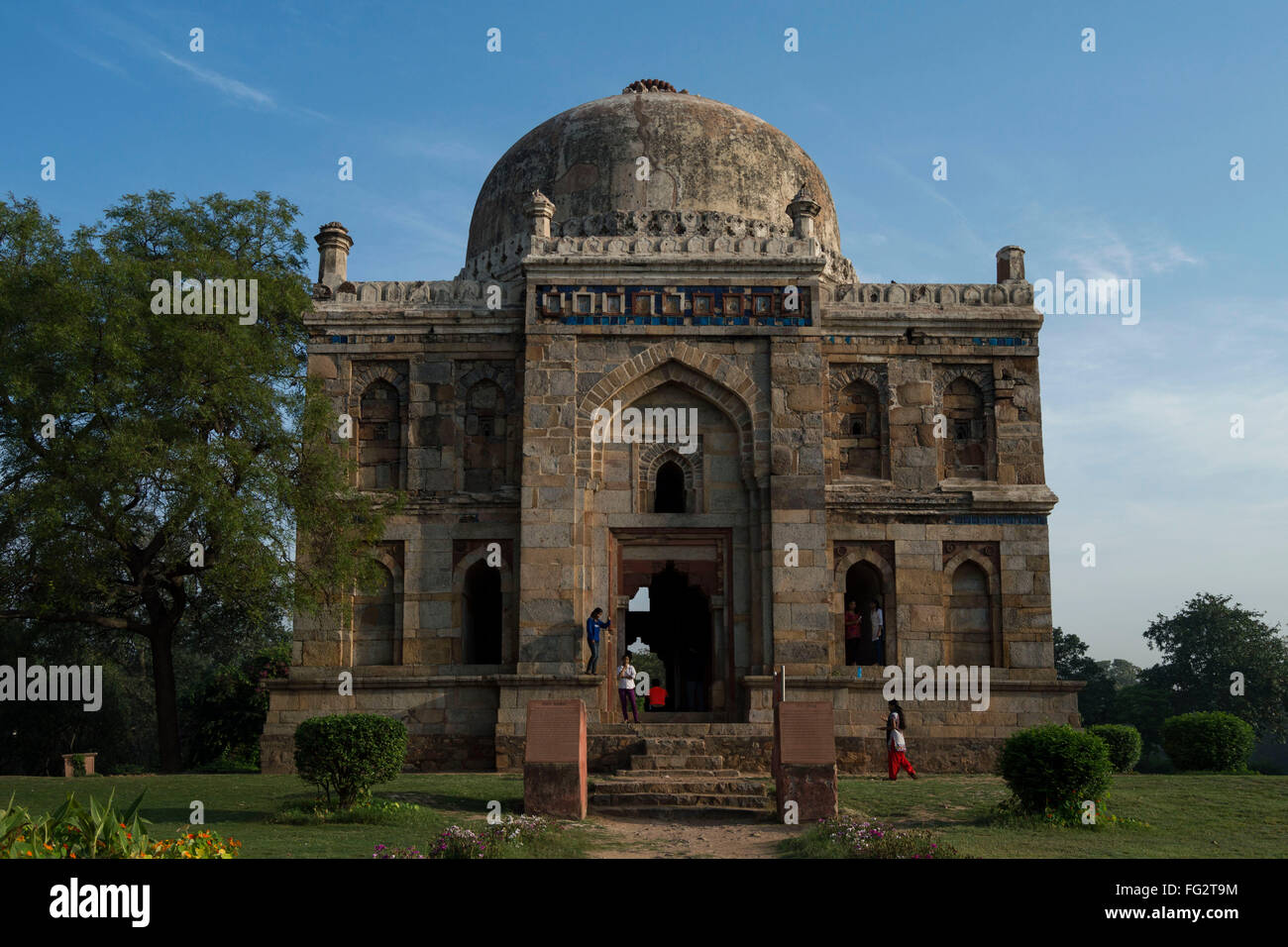 Shisha Gumbad è una tomba a Nuova Delhi a partire dall'ultimo discendente della dinastia Lodhi costruito tra il 1489 e il 1517 CE. Foto Stock