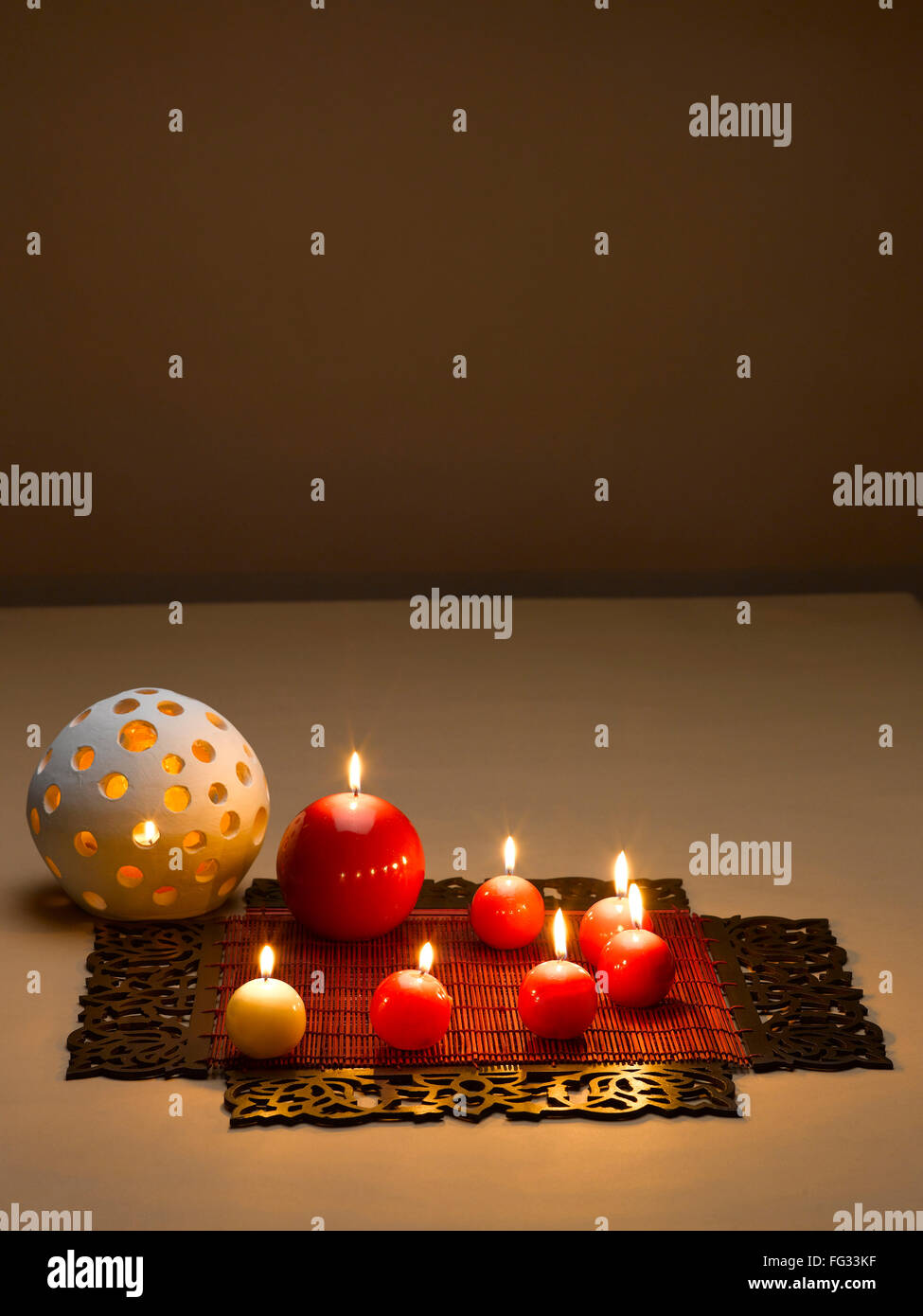 Nuovo stile di cera decorazione lampade durante il Diwali Festival ; India Foto Stock