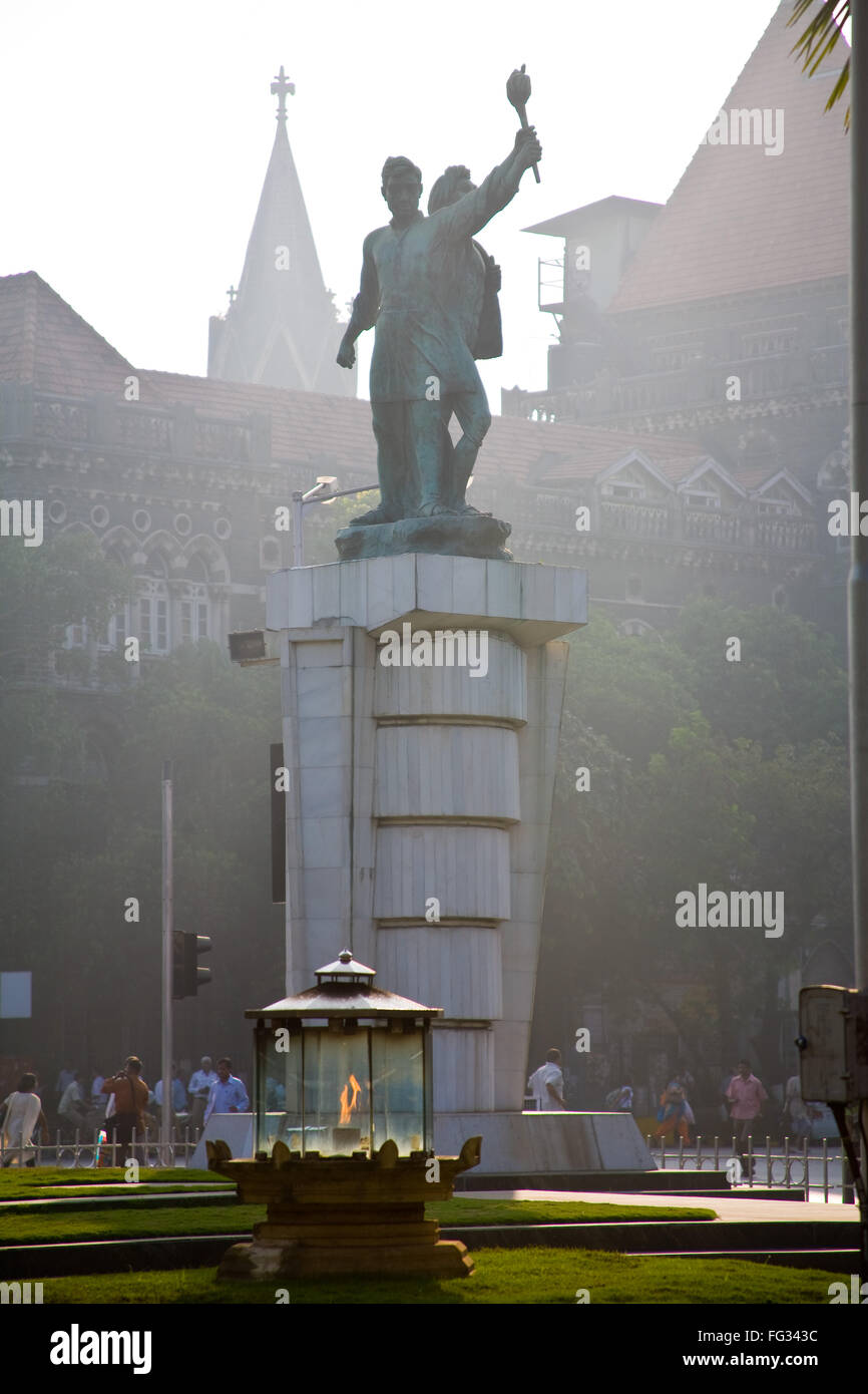 Statua di jai jawan jai kisan ; Bombay ; Mumbai ; Maharashtra ; India 17 12 2009 Foto Stock