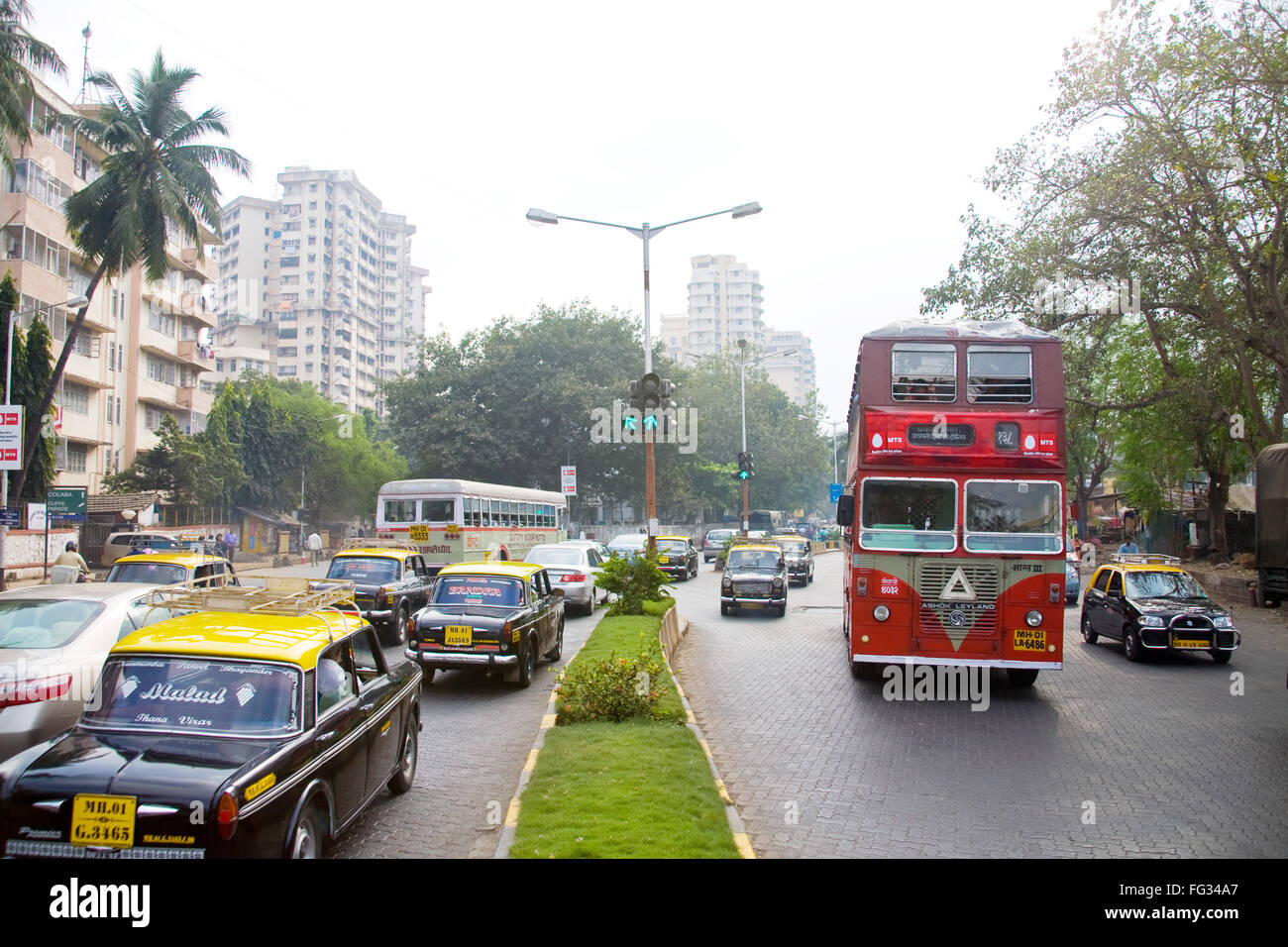 Il traffico a Colaba Cuffe Parade Bombay Mumbai India Maharashtra - Foto Stock