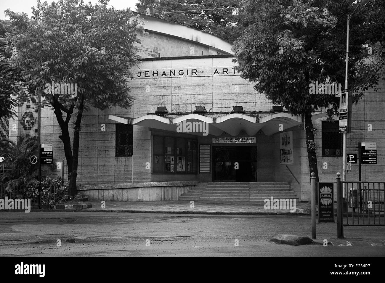 Jehangir art gallery ; Bombay ; Mumbai ; Maharashtra ; India 08 09 2010 Foto Stock