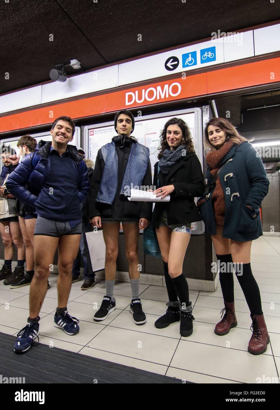 Milano 2016 Senza pantaloni di metropolitana con: atmosfera Dove: Milano, Regno Unito quando: 10 Gen 2016 Foto Stock