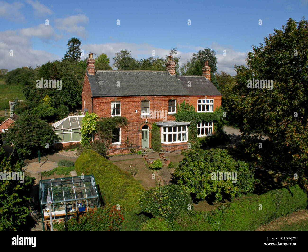 Vista in elevazione del periodo di proprietà e giardini nel Nottinghamshire Foto Stock