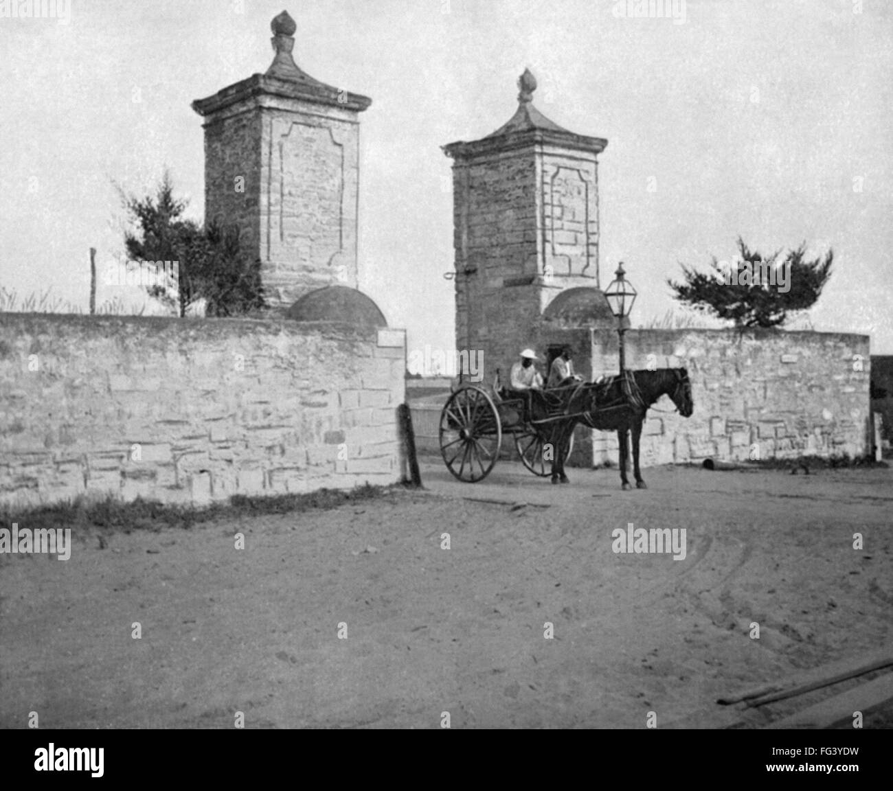 FLORIDA: ST. Agostino. /Nil Old City Gate in Sant'Agostino, Florida. Fotografia, c1890. Foto Stock
