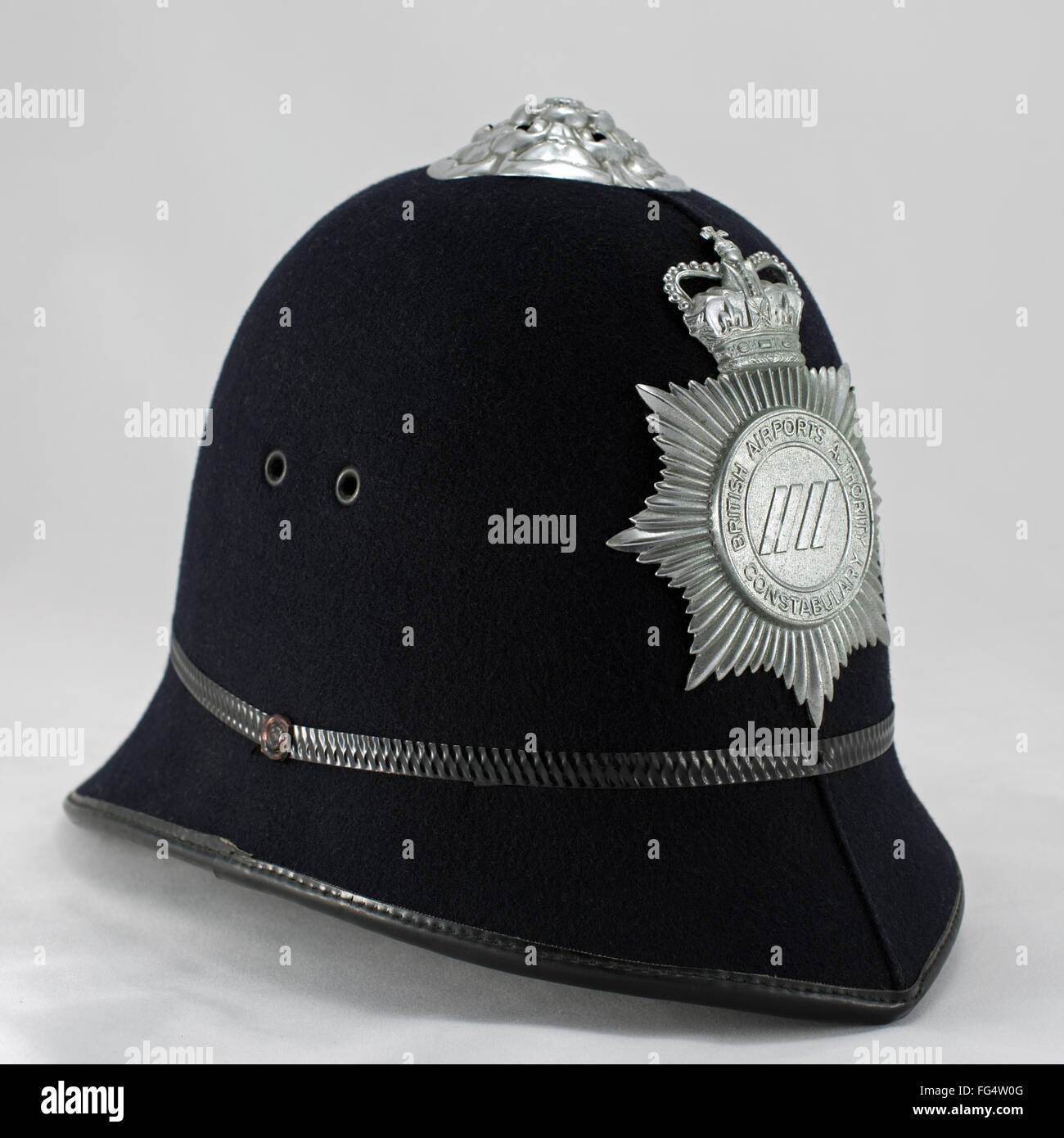 Un casco di polizia dalla British Airports Authority Constabulary Foto Stock