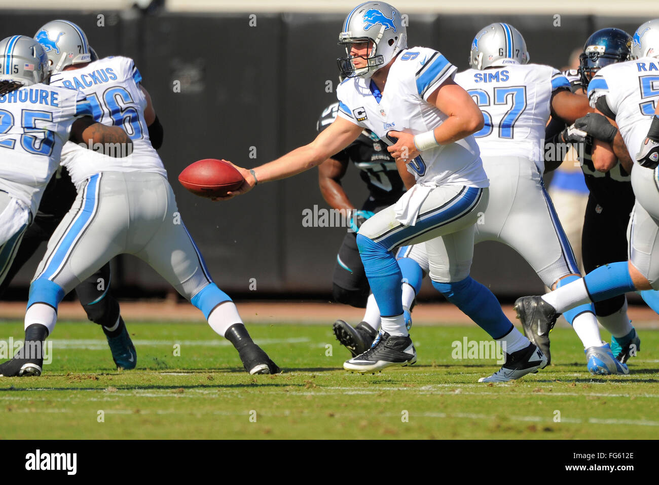 Nov. 4, 2012 - Jacksonville, FL, Stati Uniti d'America - Detroit Lions quarterback Matthew Stafford (9) durante il Lions 31-14 win su Jacksonville Jaguars al campo EverBank il 4 novembre 2012 a Jacksonville, in Florida. ..ZUMA Press/Scott A. Miller. (Credito Immagine: © Scott A. Miller via ZUMA filo) Foto Stock