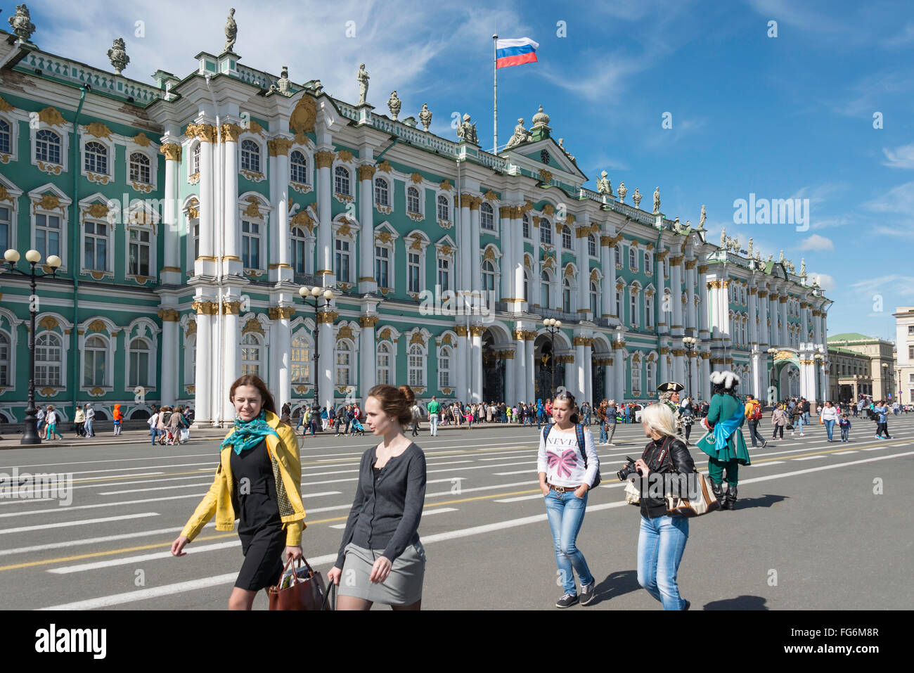 Xviii secolo stato Hermitage Museum, la Piazza del Palazzo San Pietroburgo, regione nord-occidentale, Federazione russa Foto Stock