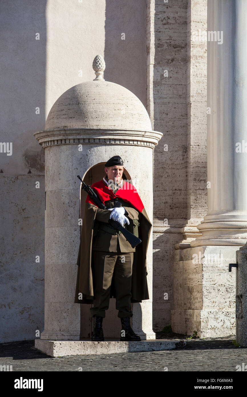 Guardia al Palazzo del Quirinale, del presidente home; Roma, Italia Foto Stock