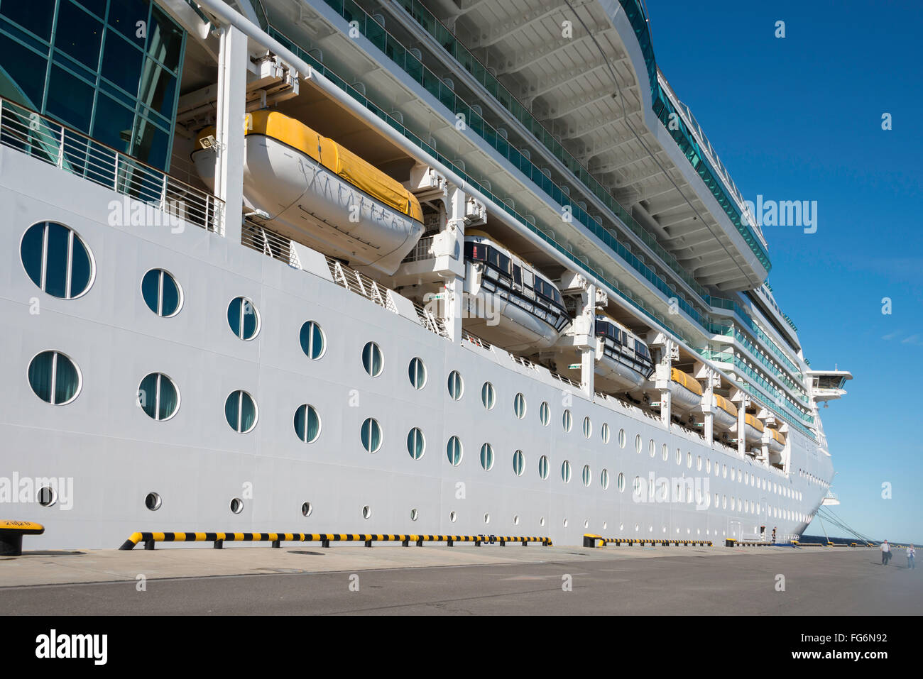 Royal Caribbean è 'genialità del mare", nave da crociera al Porto Passeggeri di San Pietroburgo, regione nord-occidentale, la Russia Foto Stock