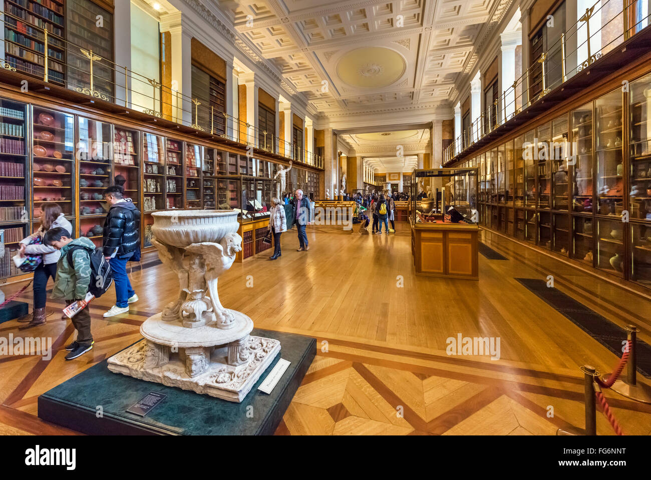 L'Illuminismo Gallery (precedentemente noto come il Re della libreria) nel British Museum, Bloomsbury, London, England, Regno Unito Foto Stock