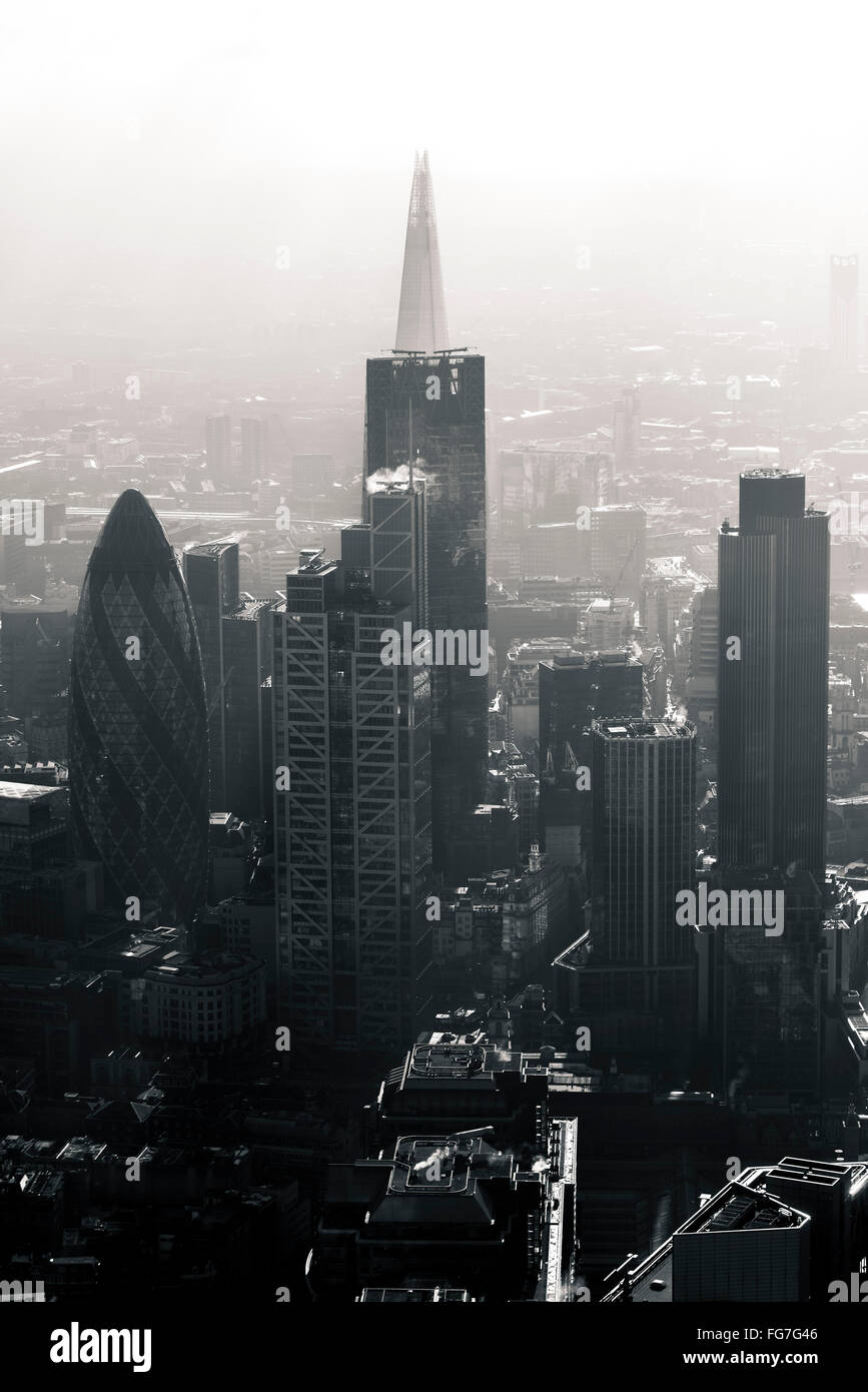 Un bianco & nero vista aerea di grattacieli nella città di London financial district Foto Stock