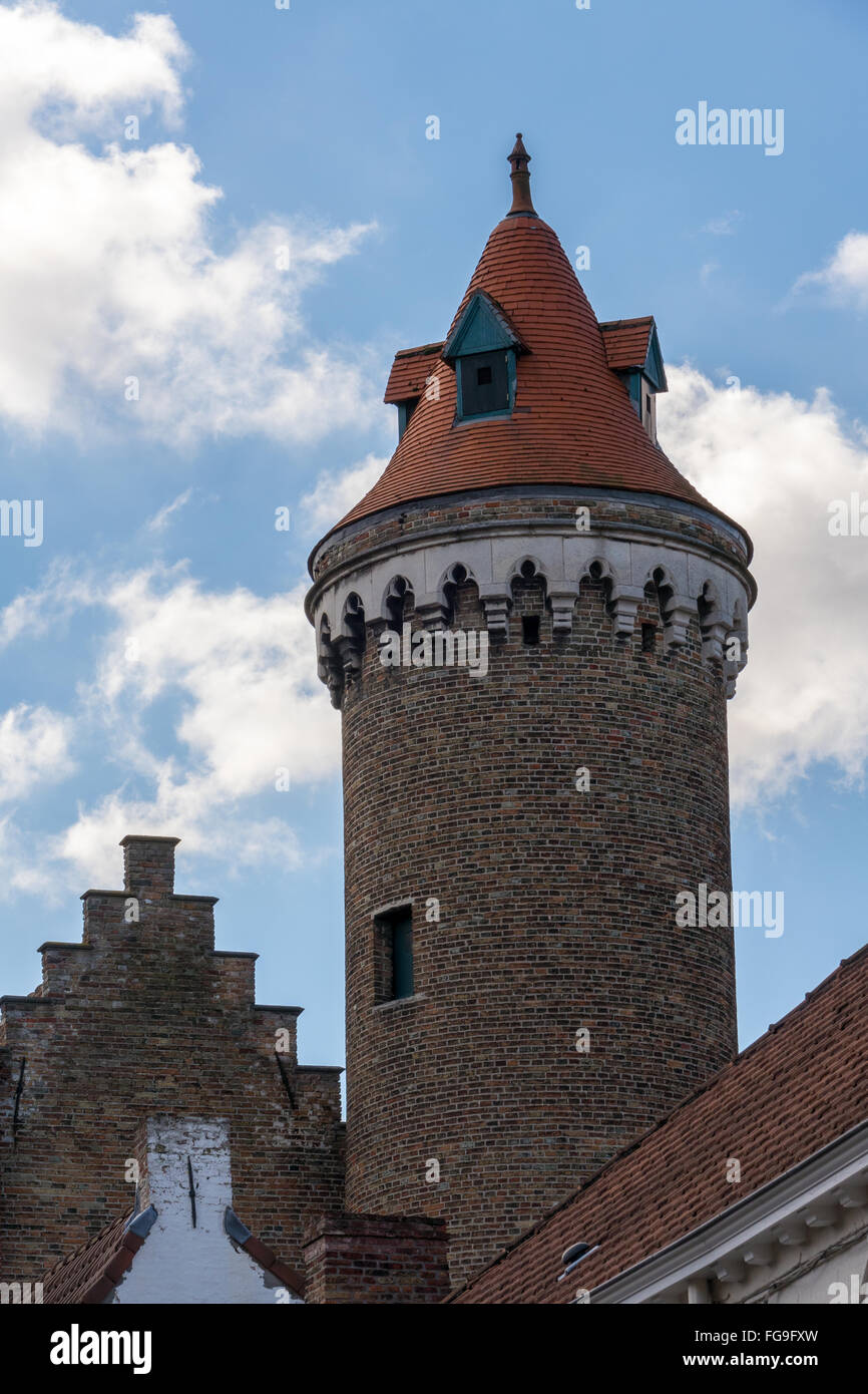 Medievale torre in muratura in Bruges Fiandre Occidentali Belgio Foto Stock