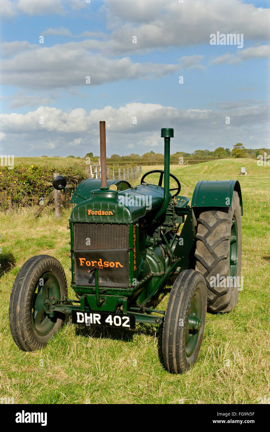 1942 Modello N Fordson trattore vintage Foto Stock