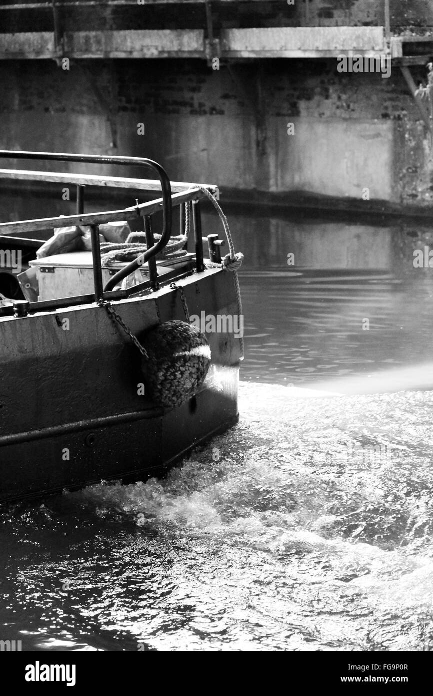 Canal barcone sul canal fiume- Regents Canal, Londra Foto Stock