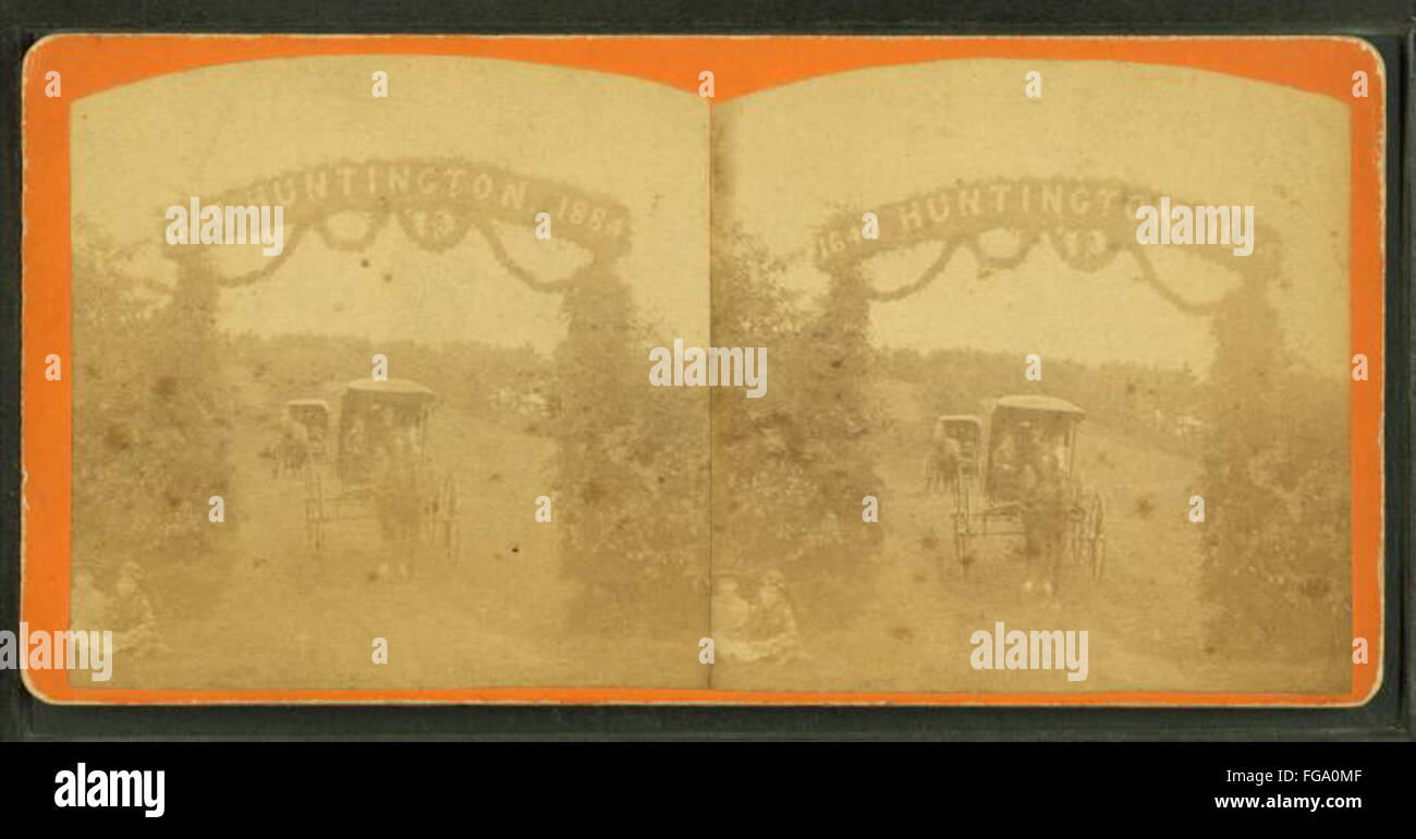 I carri di passare sotto un arco lettura 1640 Huntington 1884 , da Robert N. Dennis raccolta di vista stereoscopica Foto Stock