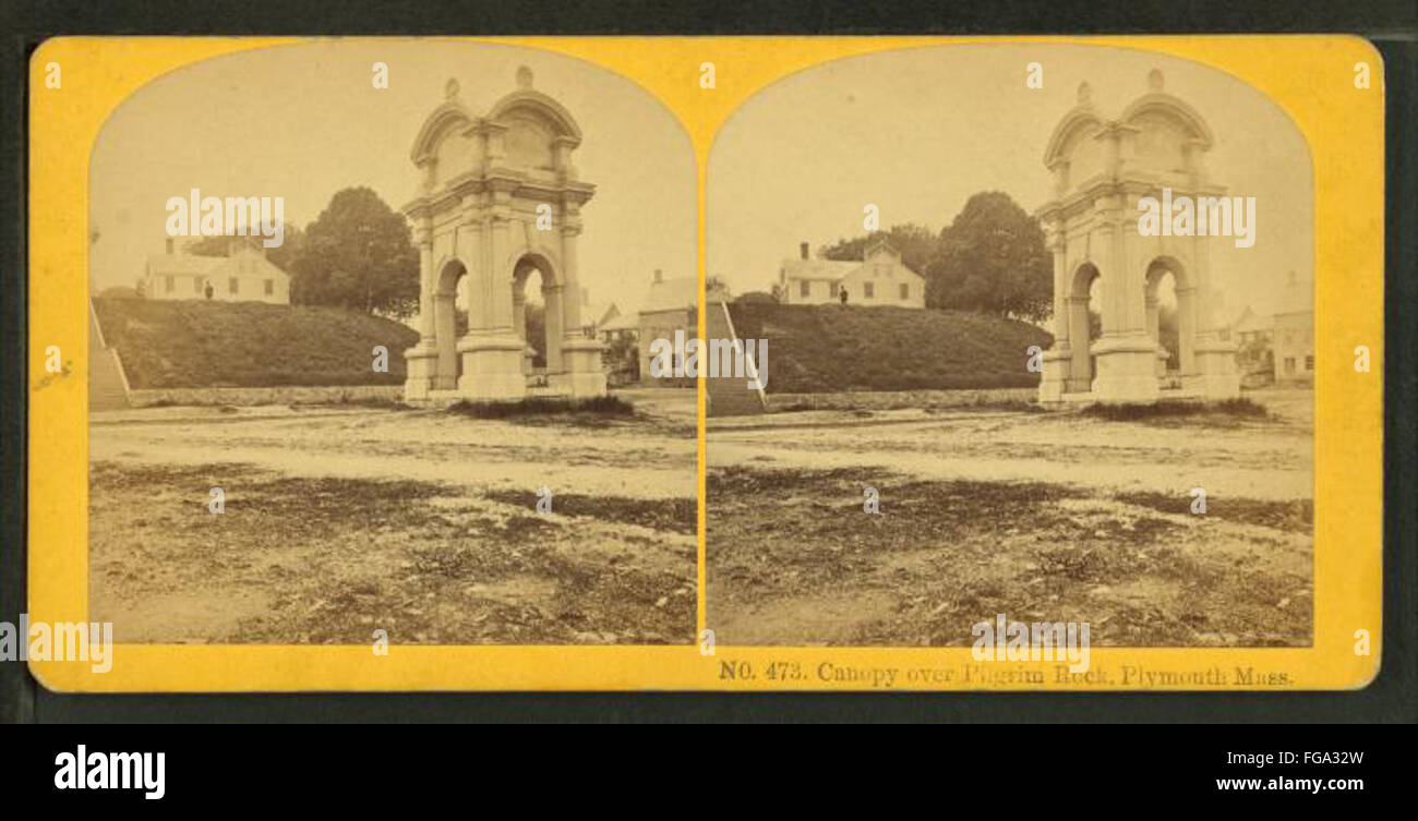 Una fotografia storica scattata da Kilburn Brothers, che mostra il baldacchino sulla Pilgrim Rock a Plymouth, Massachusetts. La fotografia cattura il luogo del primo Ringraziamento, un momento cruciale nella storia americana. Foto Stock