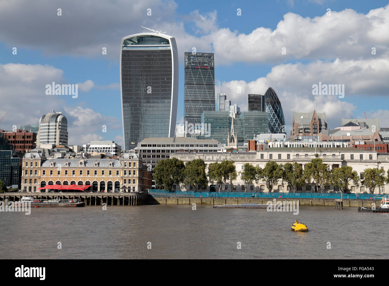 Il walkie talkie edificio (20 Fenchurch Street) e la grattugia o Leadenhall edificio nel cuore di Londra, Regno Unito. Foto Stock