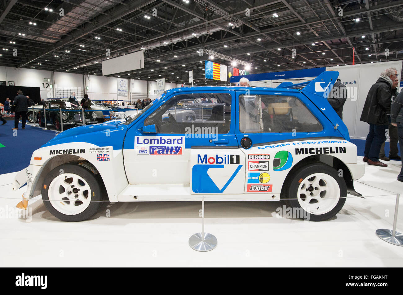 ExCel, London, Regno Unito. 18 Febbraio, 2016. Il pinnacolo del rally, il London Classic Car Show visualizza sei epic Group B cars, presentato dalla leggenda del Rally Ari Vatanen. Il gruppo B auto sono state bandite dal presidente FIA Jean-Marie balaustra alla fine del 1986 a causa di una serie di incidenti e di conseguenza queste vetture hanno preso su stato leggendario. Il display auto sono la Lancia 037, Lancia Delta S4, Audi Quattro, Peugeot 205 T16, Ford RS200 e MG Metro 6R4. Credito: Malcolm Park editoriale/Alamy Live News Foto Stock