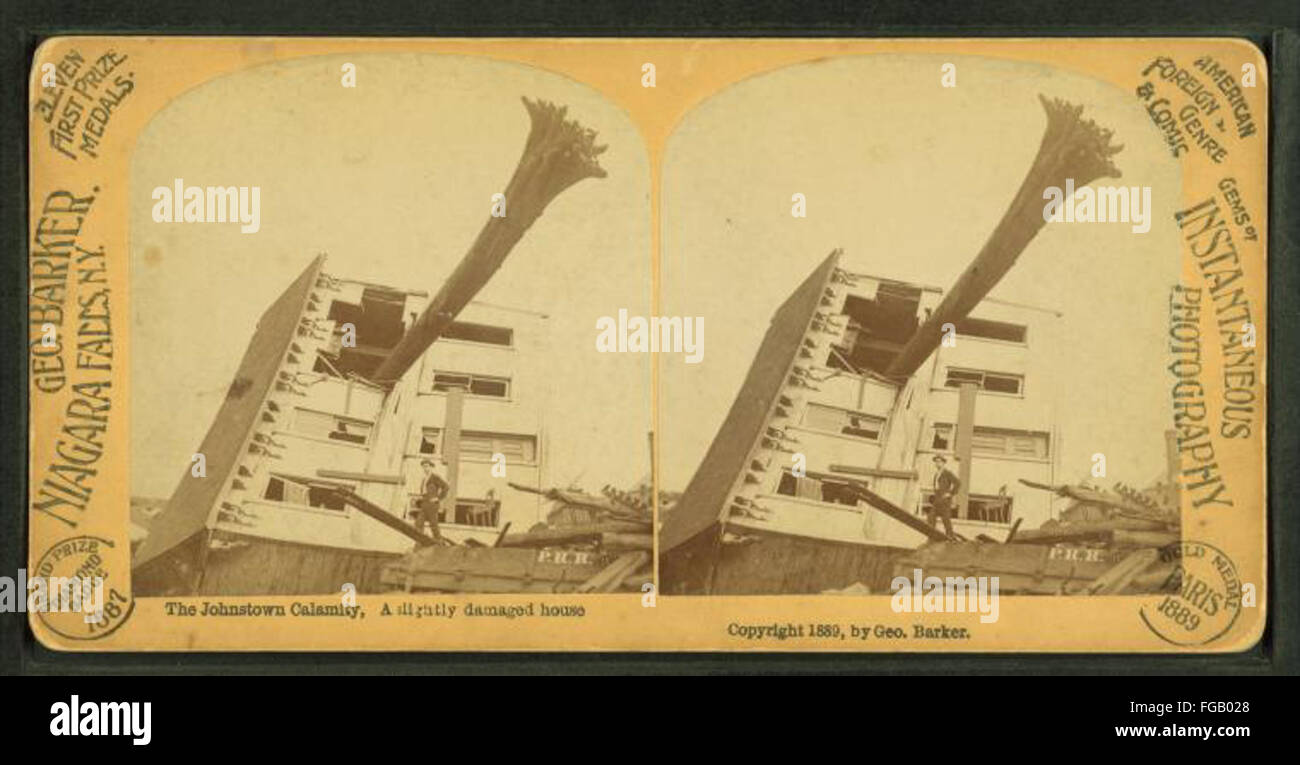 Questa fotografia di George Barker mostra una casa leggermente danneggiata dopo la calamità di Johnstown, raffigurante le conseguenze della tragica inondazione. Foto Stock