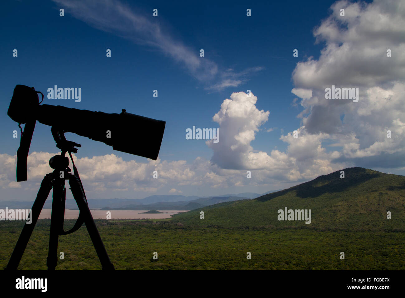 Un teleobiettivo stagliano contro il cielo, Etiopia Foto Stock