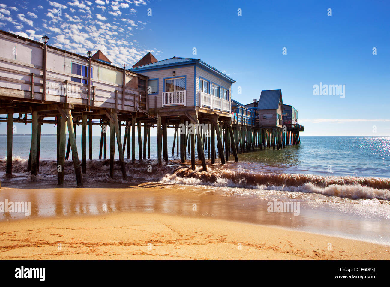 Il molo ad Old Orchard Beach nel Maine, Stati Uniti d'America su una bella giornata di sole. Foto Stock
