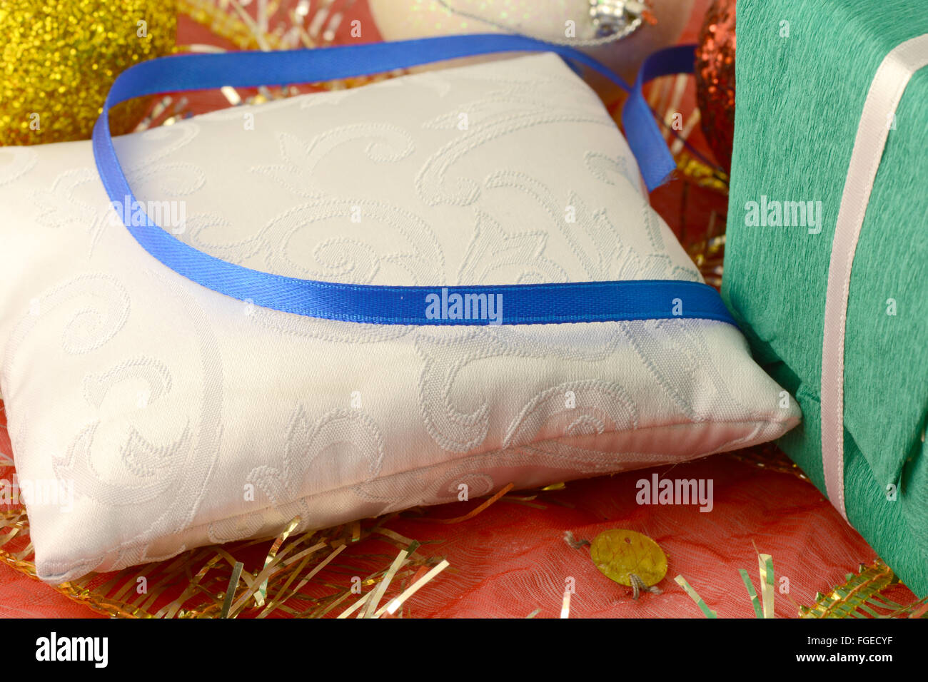 Anno nuovo invito card, scheda di natale con nastri blu Foto Stock