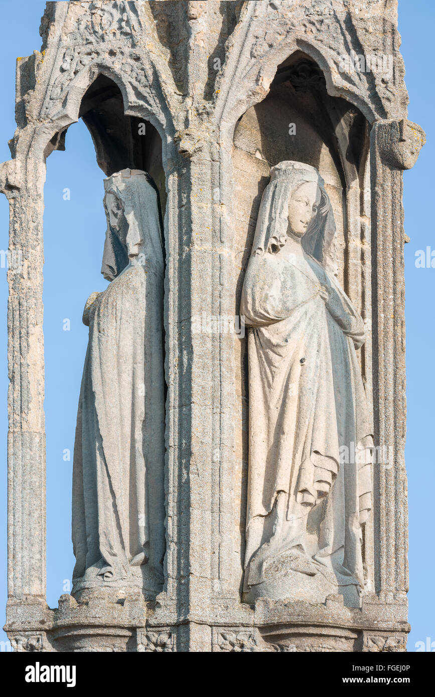 Eleanor cross a Geddington, Inghilterra, il meglio di tre croci survivng (dodici furono costruiti) commissionato da re Edward I. Foto Stock