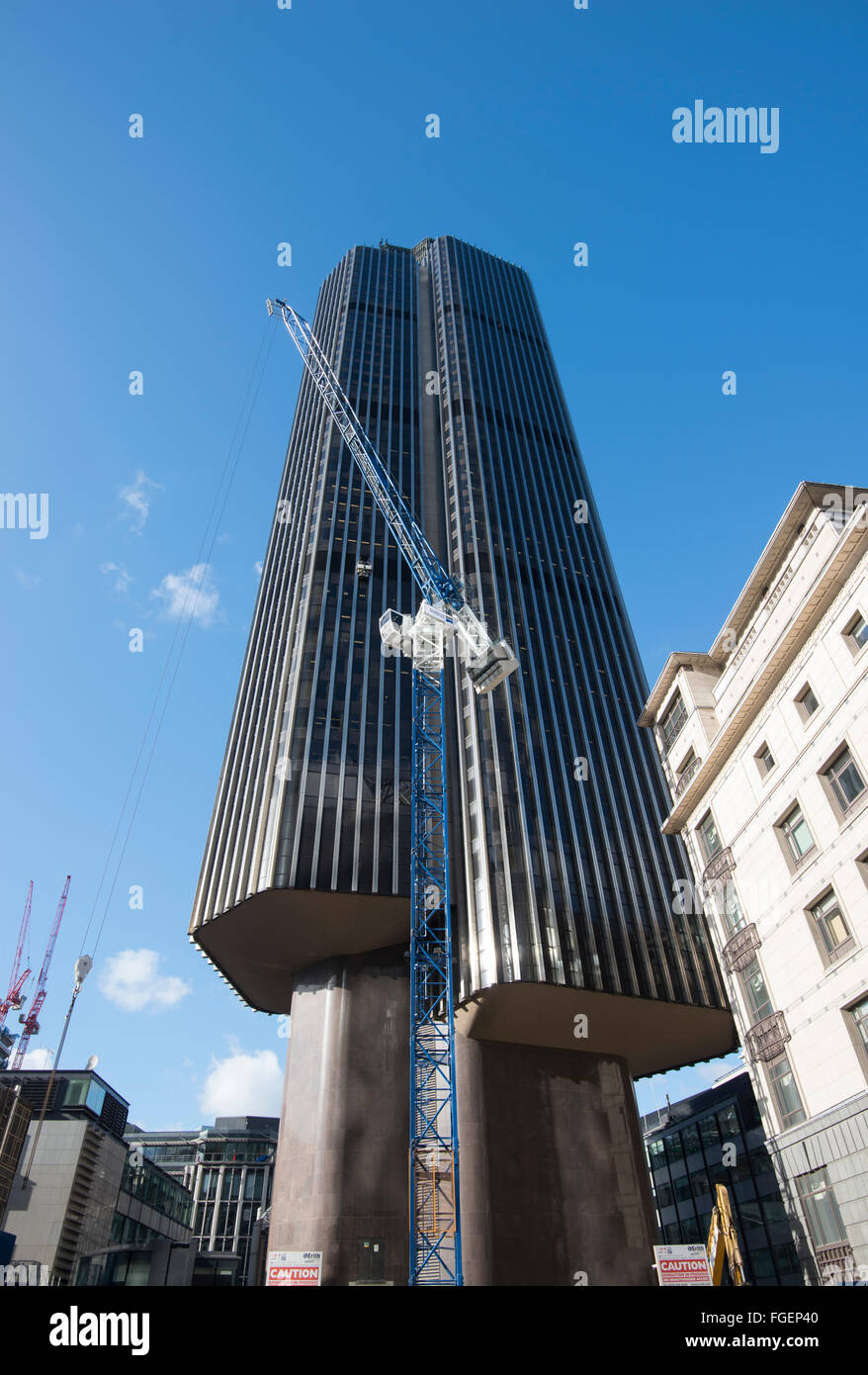 Un nuovo edificio per uffici in costruzione in London, England Regno Unito Foto Stock