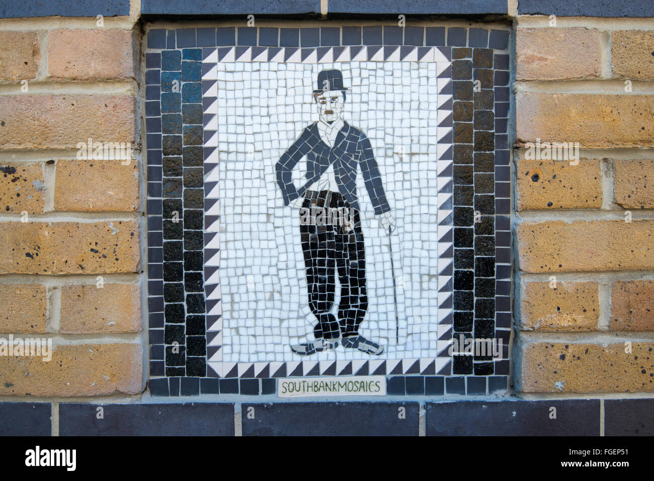 Southbank mosaico di Charlie Chaplin sul Lambeth Walk in London, England Regno Unito Foto Stock