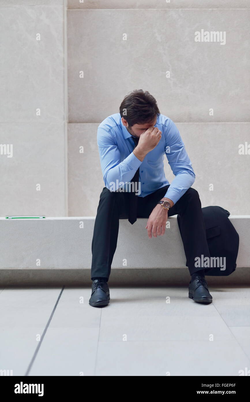 Frustrati giovane uomo d affari Foto Stock