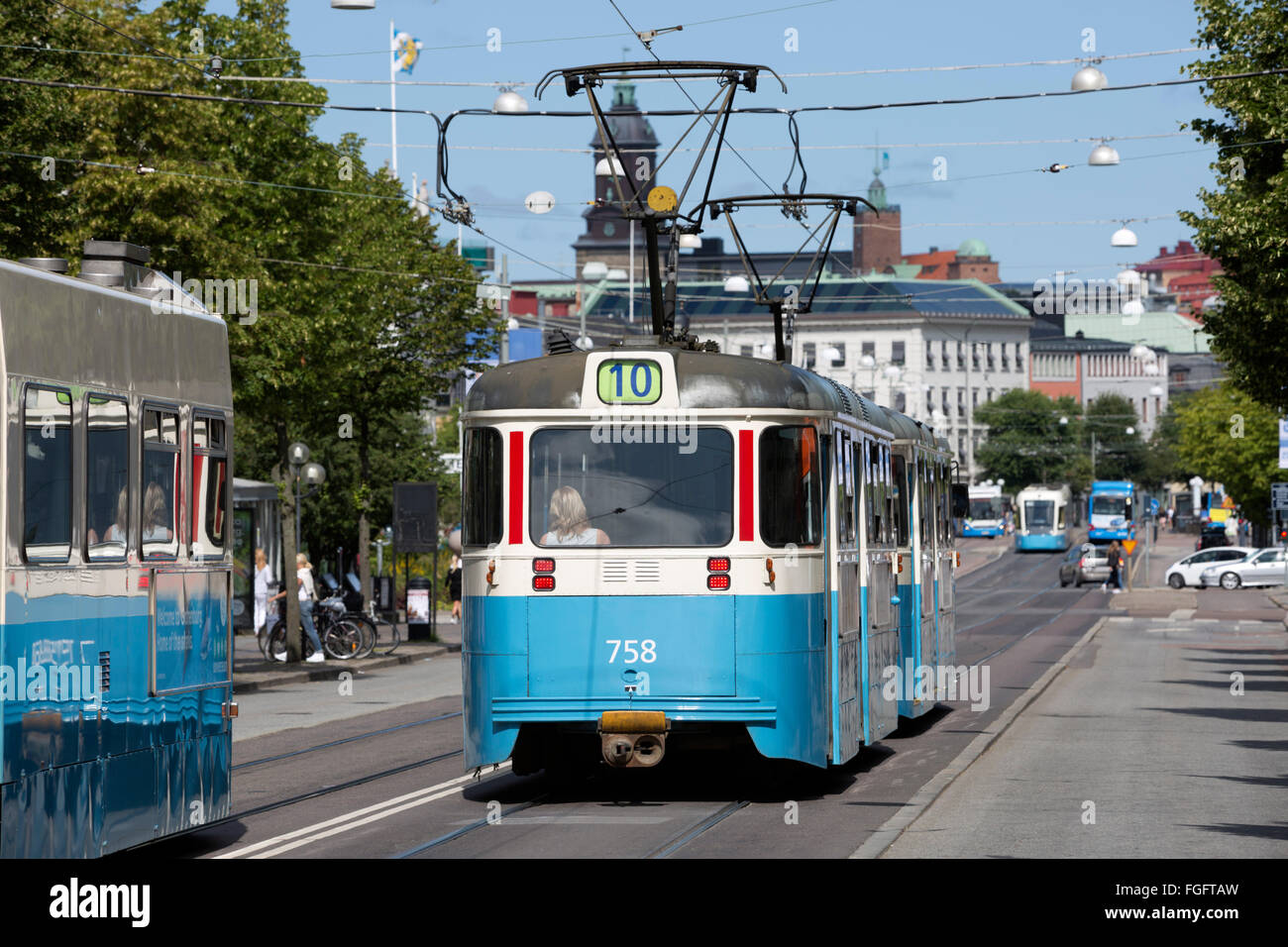 I tram su Kungsportsavenyen, Göteborg, West Gothland, Svezia, Scandinavia, Europa Foto Stock