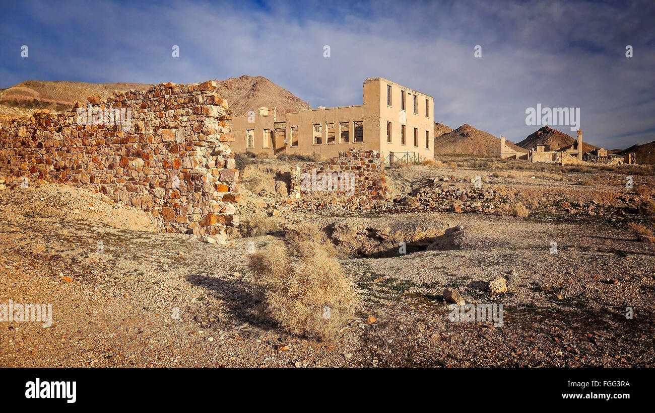 Rovine di riolite città fantasma vicino a valle della morte Foto Stock