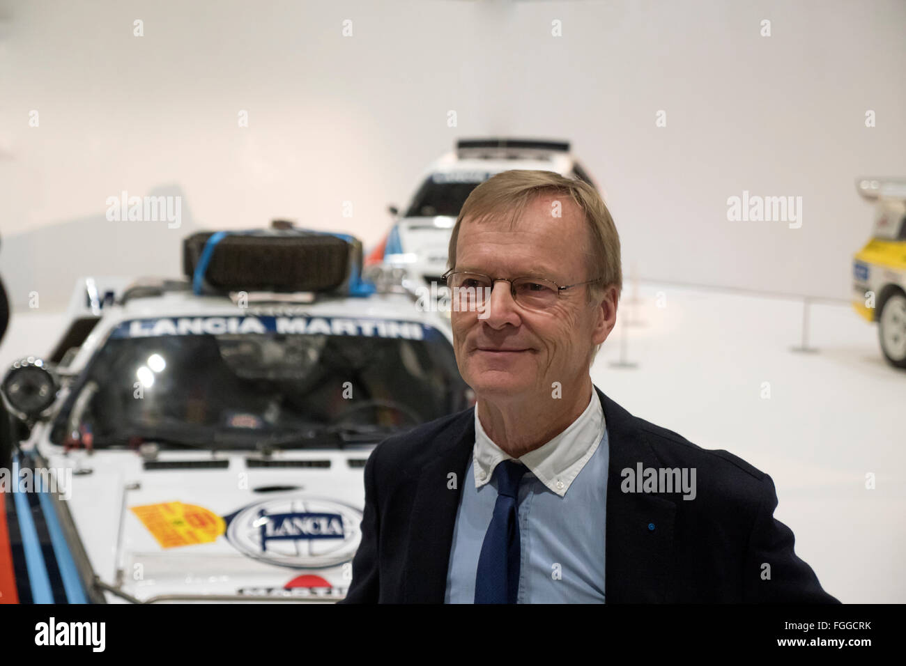 Londra, Regno Unito. 18 Febbraio, 2016. Ari Vatanen rally driver apre il gruppo B Rally display a Londra Classic Car Show 2016 Credit: Martyn Goddard/Alamy Live News Foto Stock