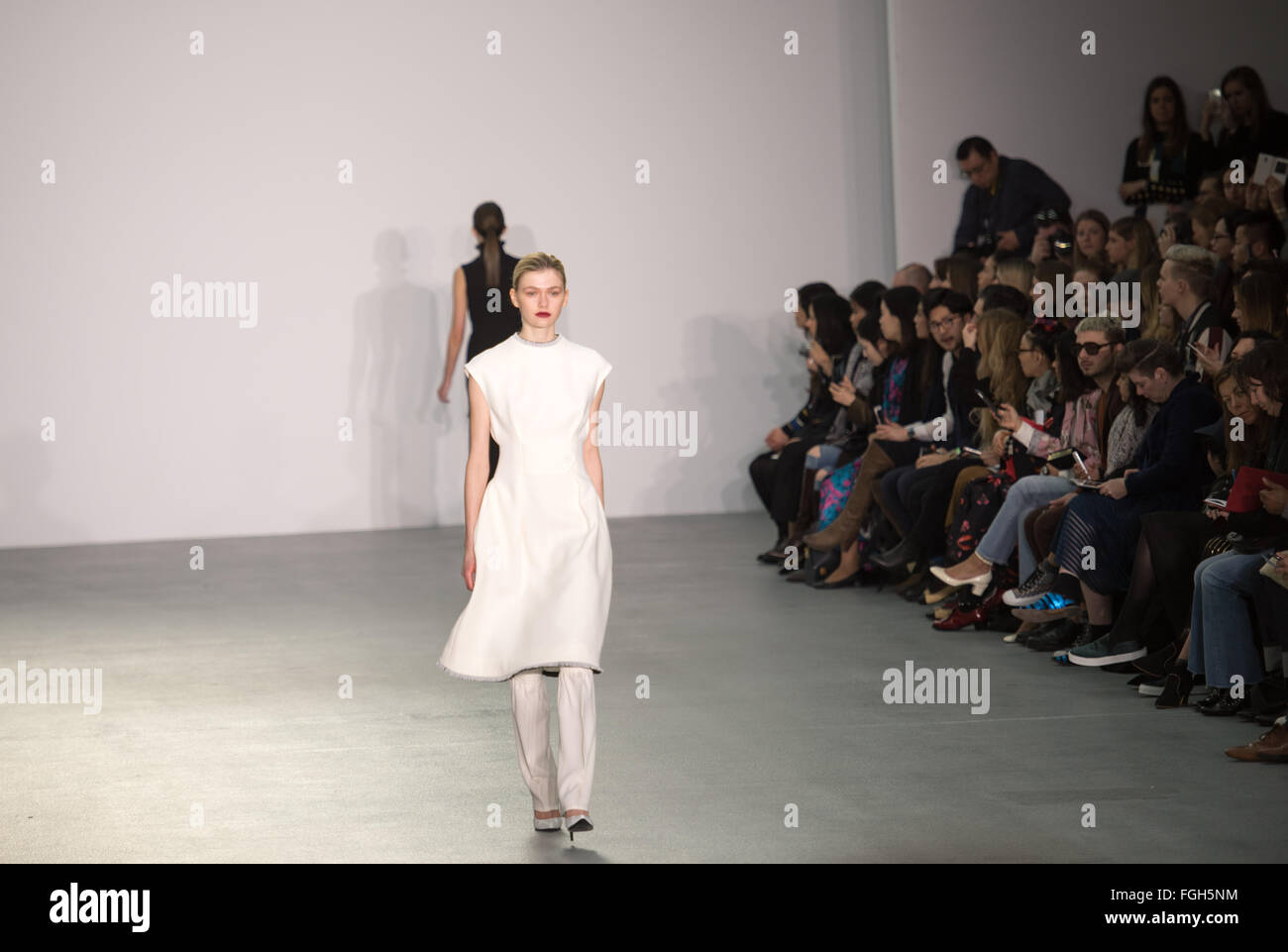 Londra 19 Febbraio 2016: London Fashion Week AW16 J. JS Lee sfilata Credito: Ian Davidson/Alamy Live News Foto Stock