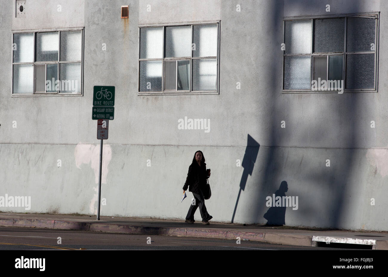 La gente sul marciapiede, San Diego, California, Stati Uniti d'America Foto Stock