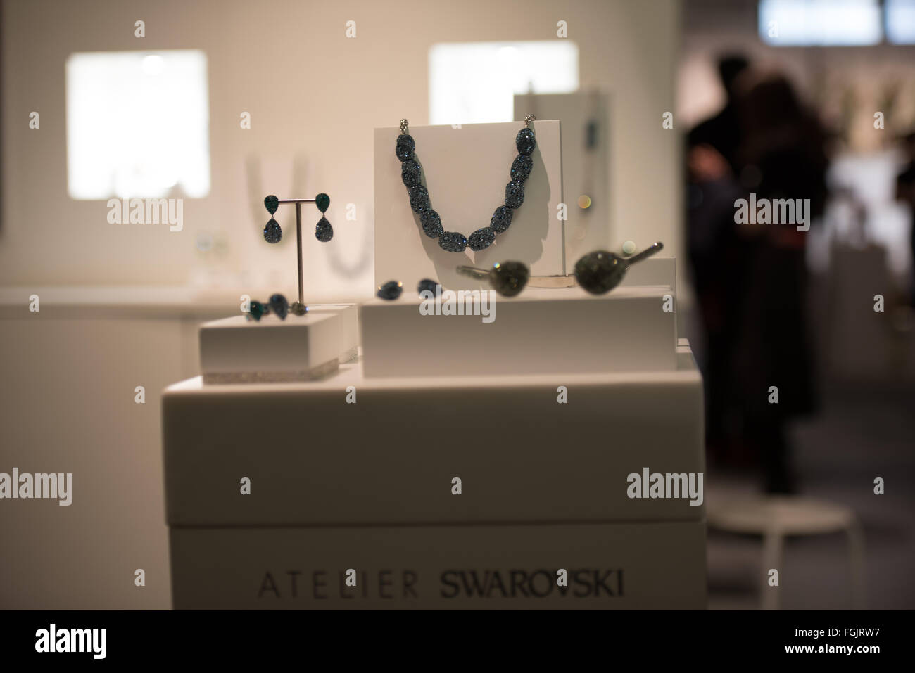 Londra il 19 febbraio 2016, London Fashion Week gioielli visualizzare al Designer Showroom, LFW2016 Credit: Ian Davidson/Alamy Live News Foto Stock