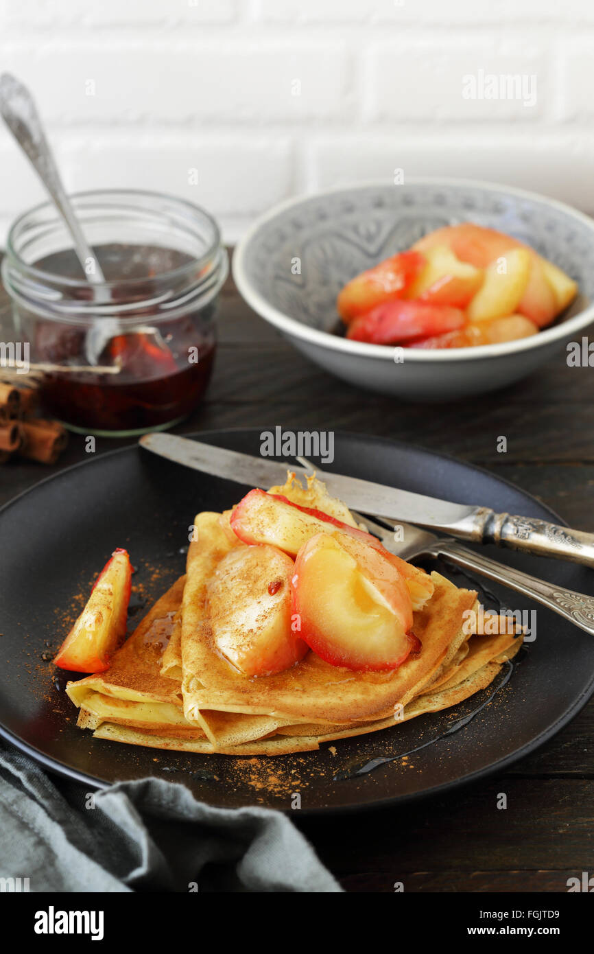 Frittelle di mele e cannella, cibo Foto Stock