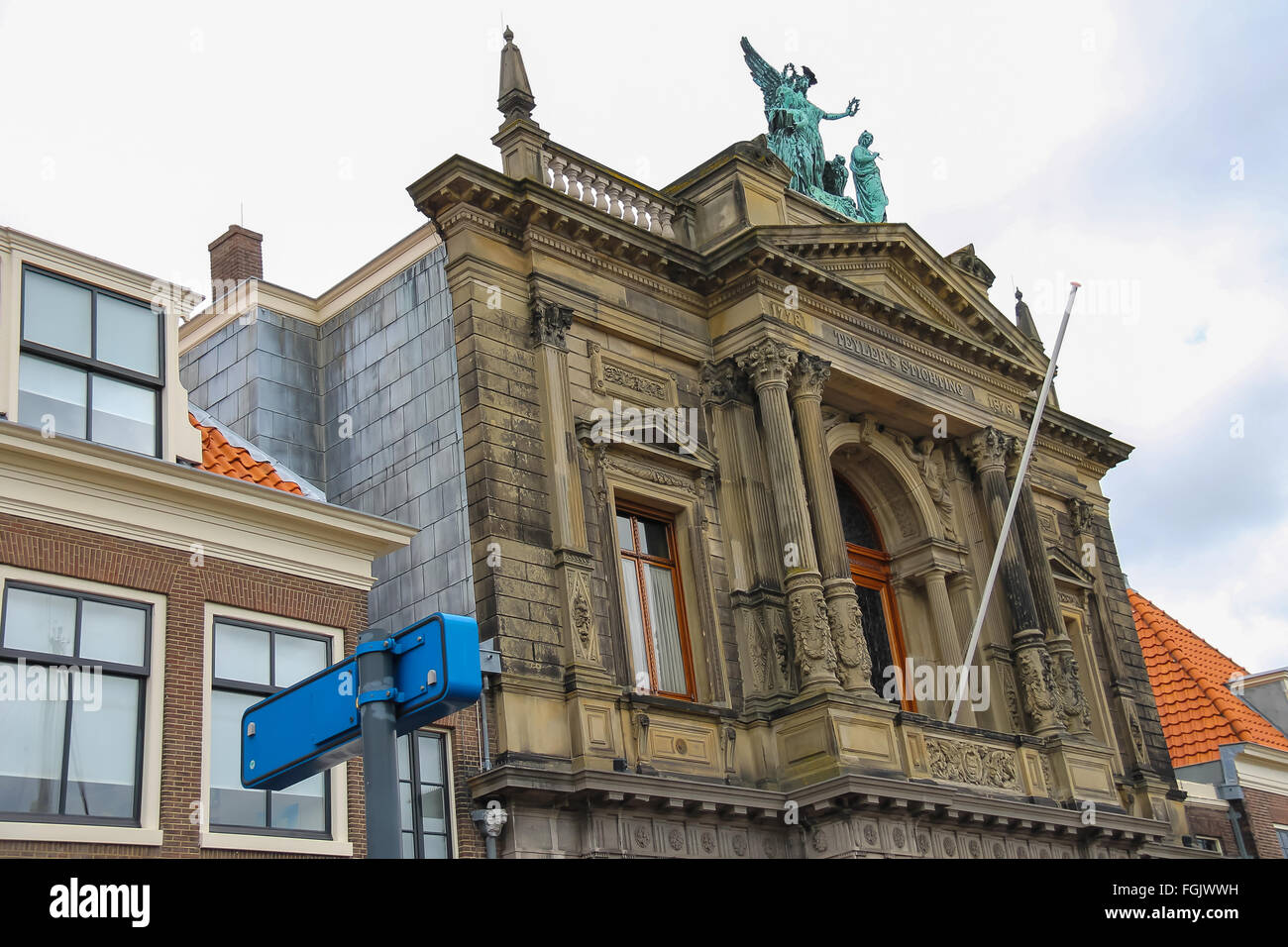 La facciata della Teylers Museum di arte e storia naturale e scienza in Haarlem, Paesi Bassi Foto Stock