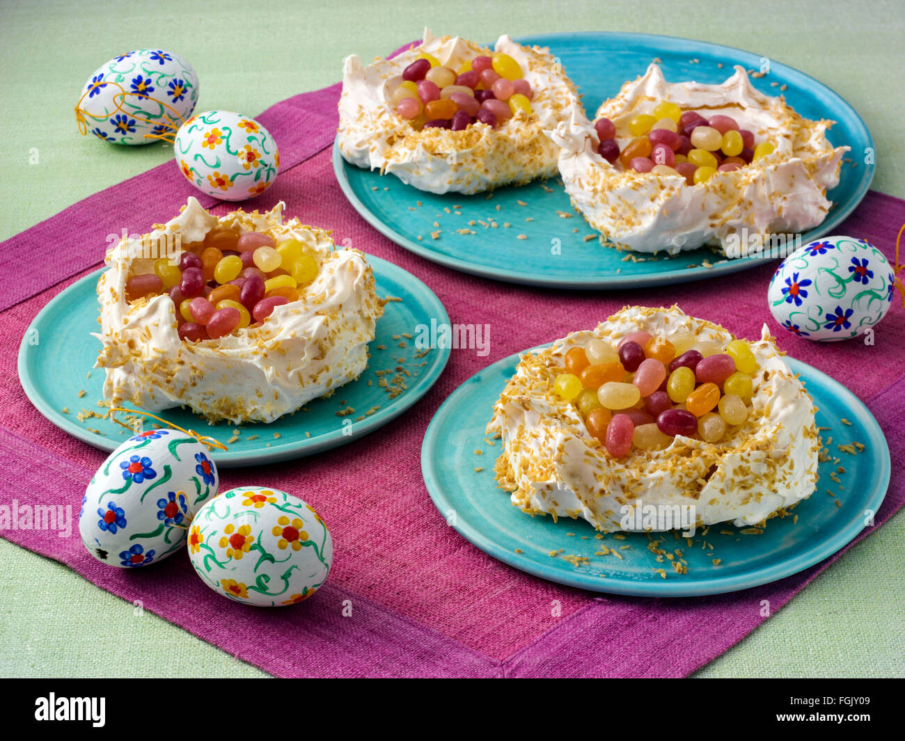 Noce di cocco nidi di meringa Foto Stock